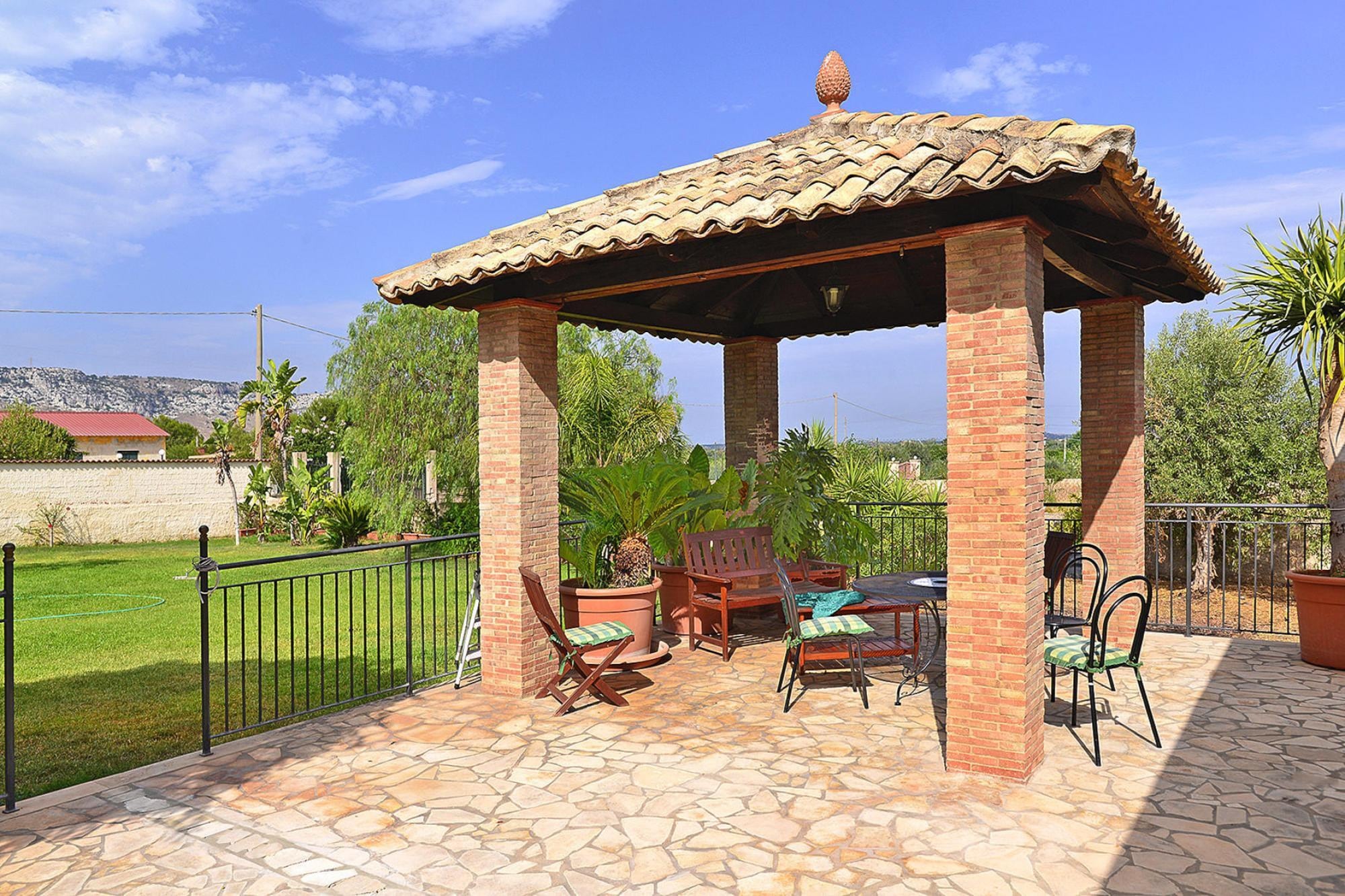   Ferienhaus Solarino-Villa Eureka