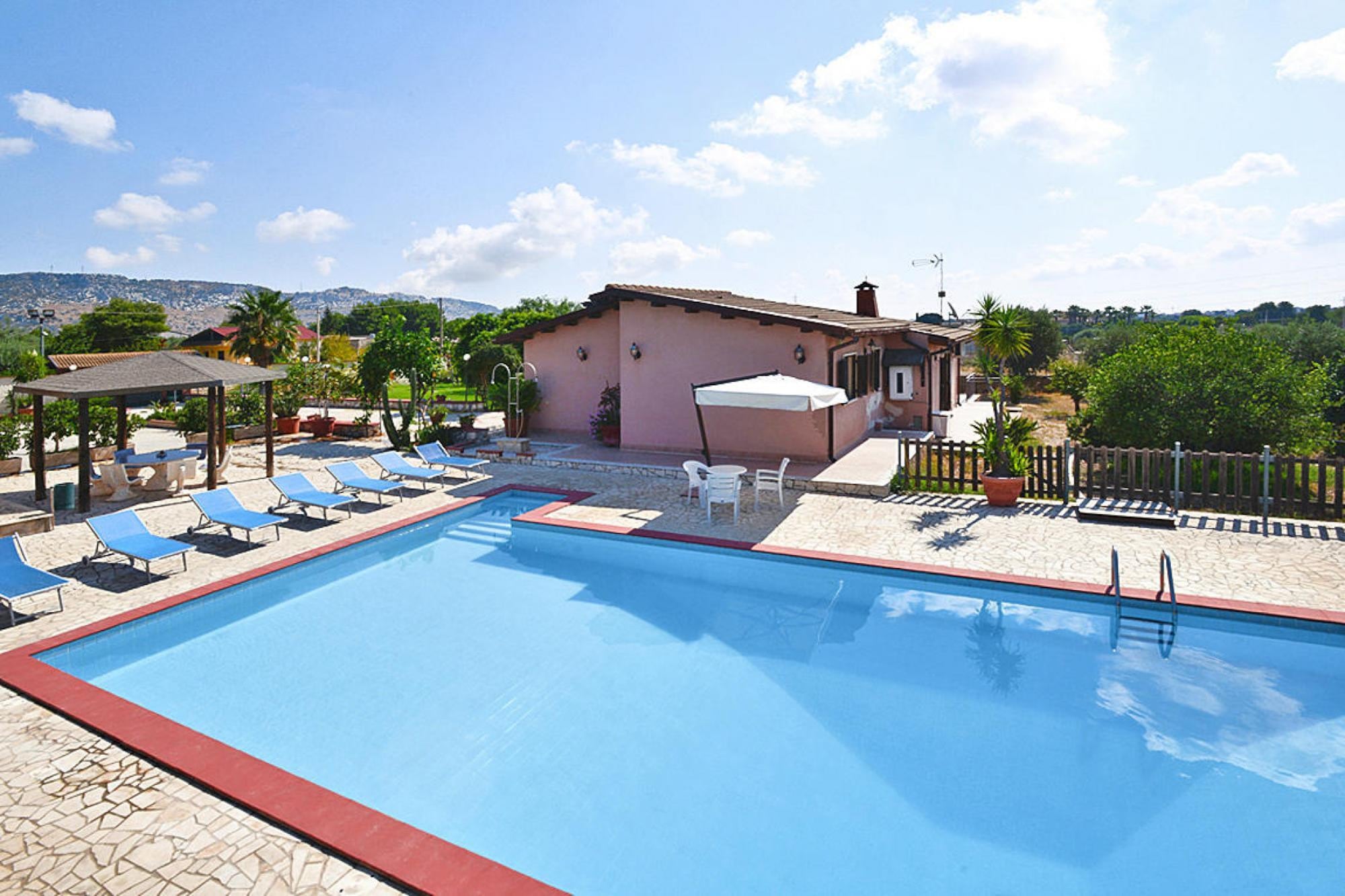   Ferienhaus Solarino-Villa Eureka