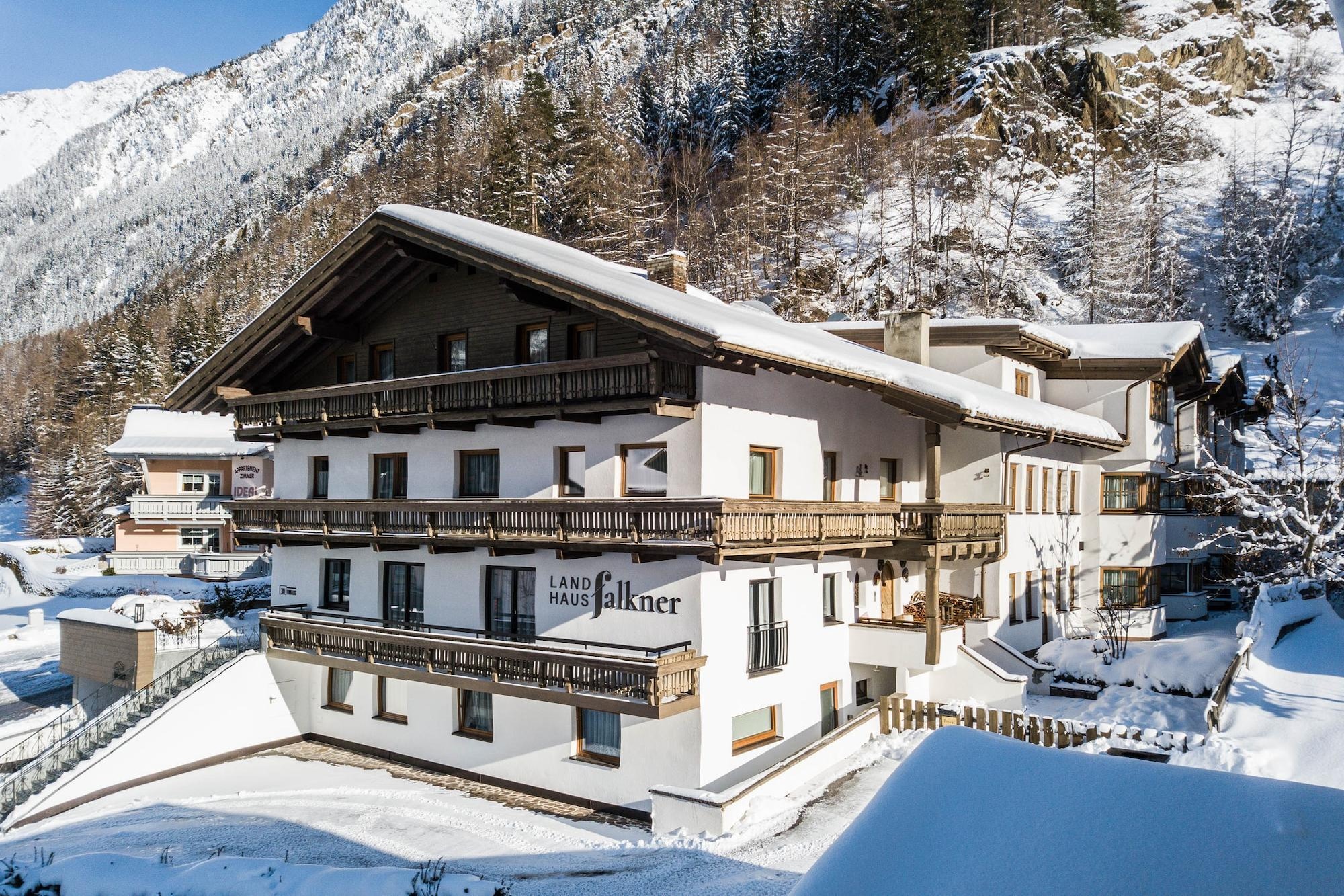 Apartment in Sölden with a ski storage