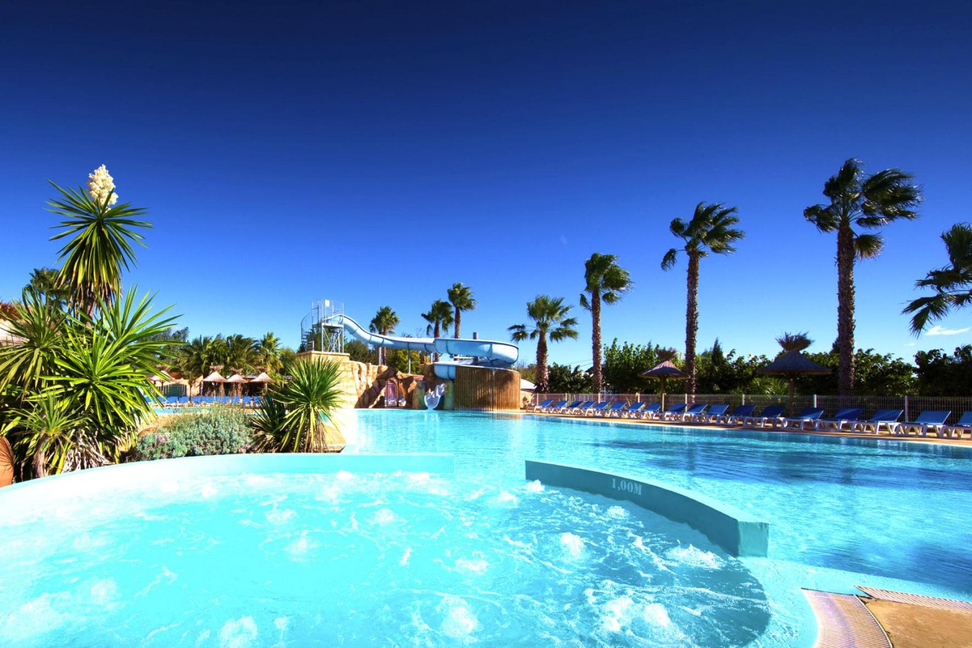 Vias stacaravan voor 6 personen met zwembad