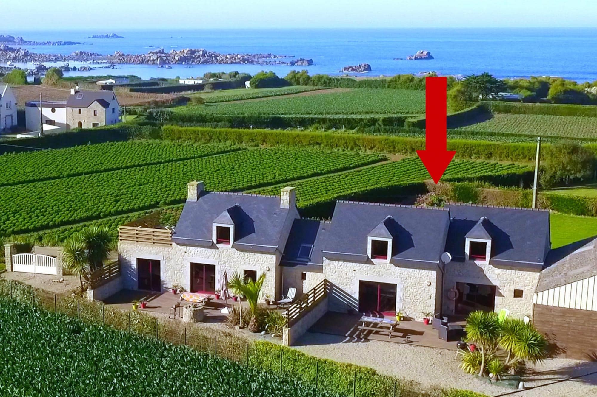 Stenen Huis in Cléder bij Strand