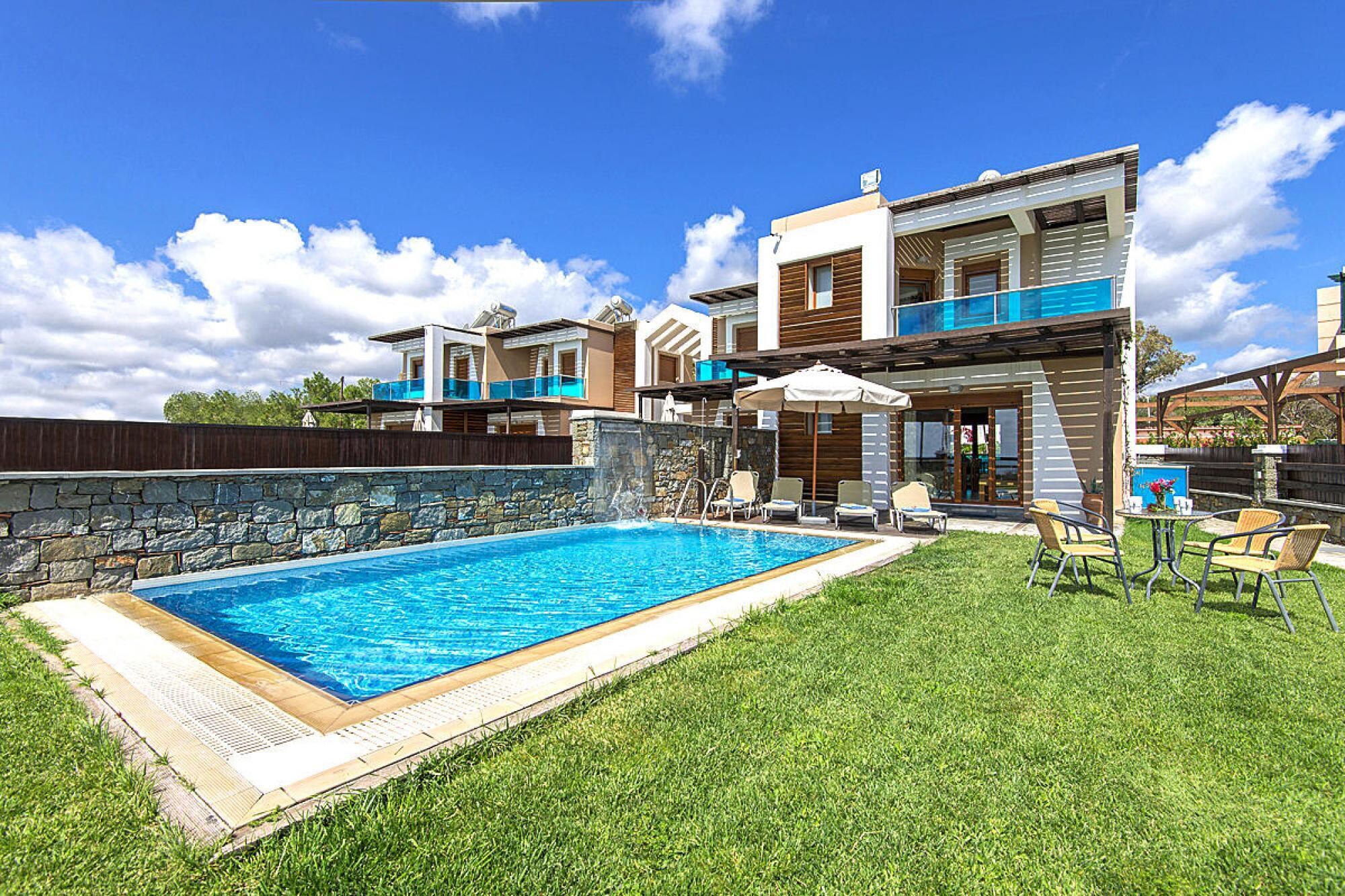   Villas Horizon Line / Villa Erato / Kiotari
