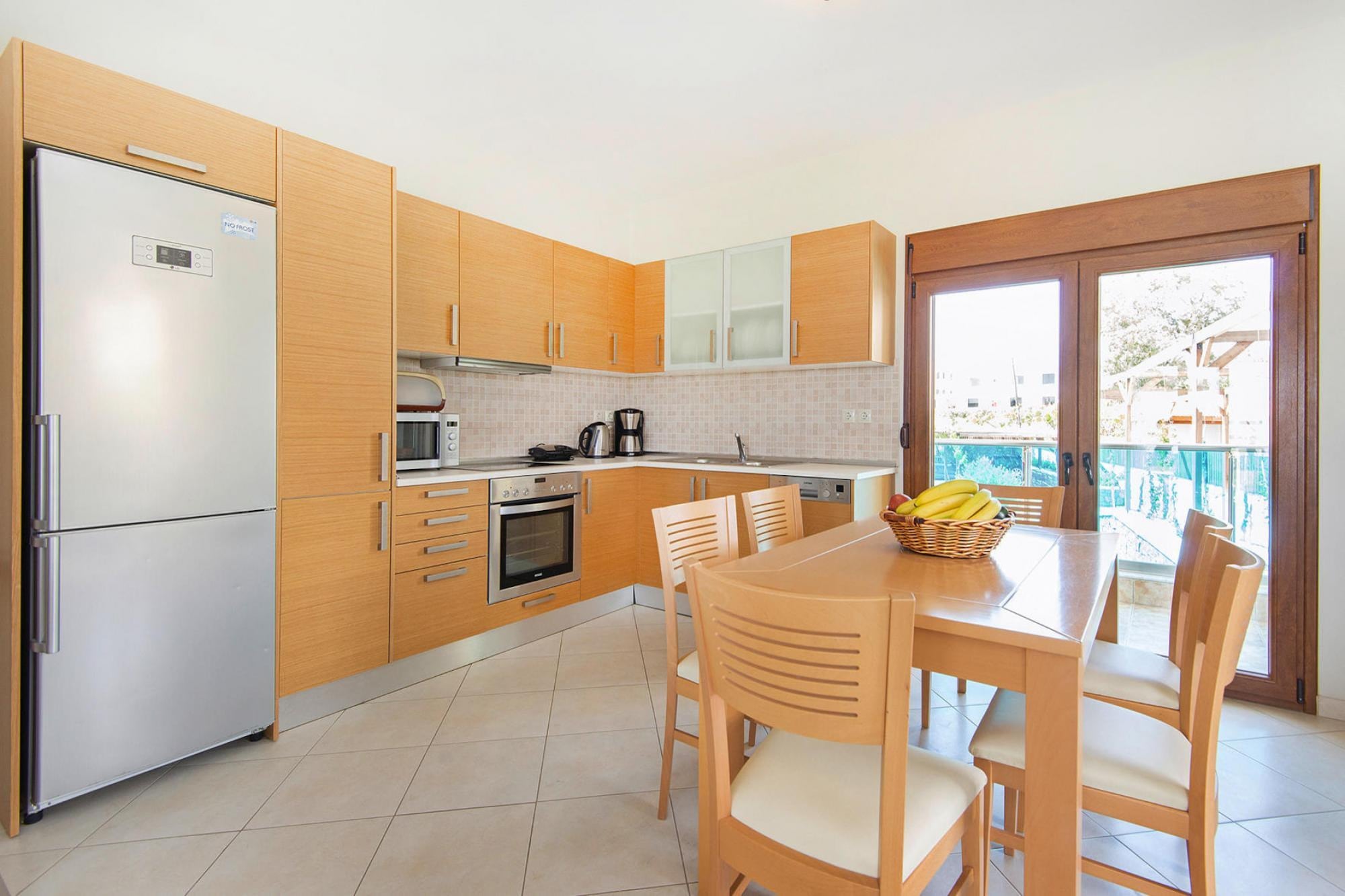   Villas Horizon Line / Villa Erato / Kiotari