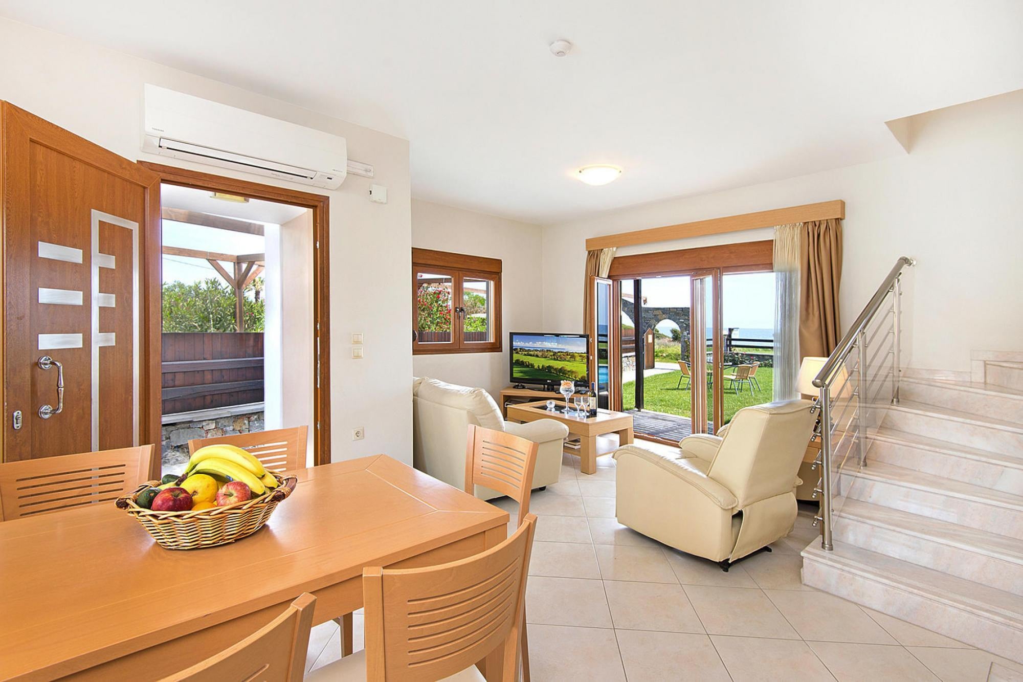   Villas Horizon Line / Villa Erato / Kiotari