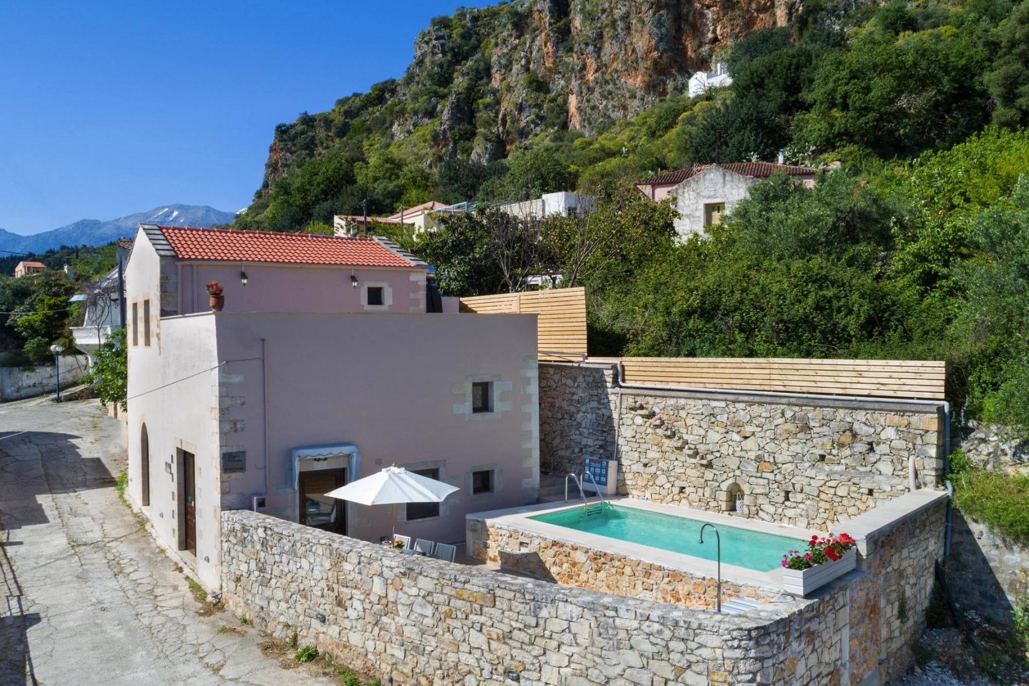   holiday home, Maheri-Villa Aladanos