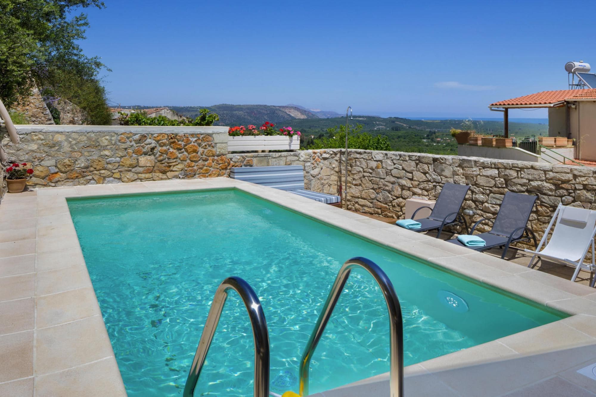   holiday home, Maheri-Villa Aladanos