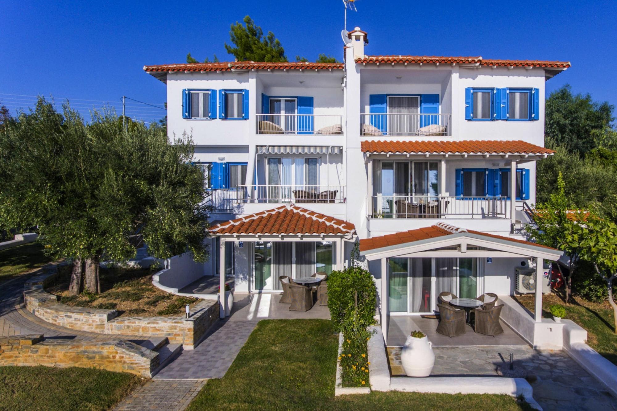 Wohnung in Elia Beach mit einem gemeinsamen Pool