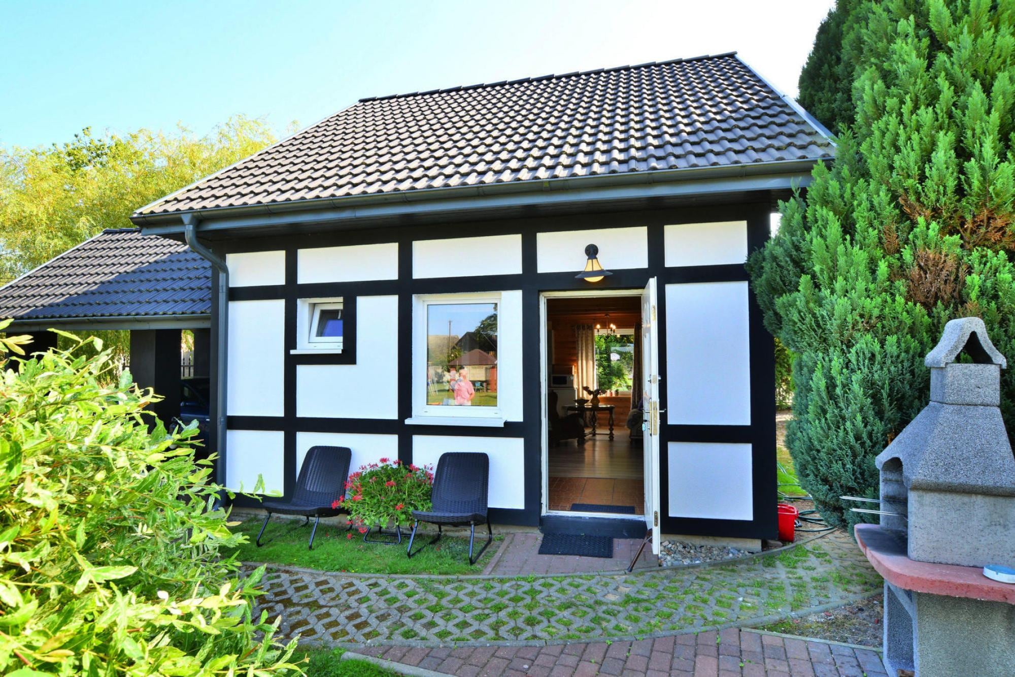 Vakantiecentrum met zwembad, Lacko