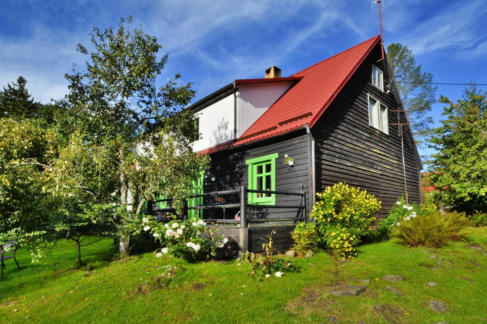 Vakantiehuis in het bos, privétuin, sauna
