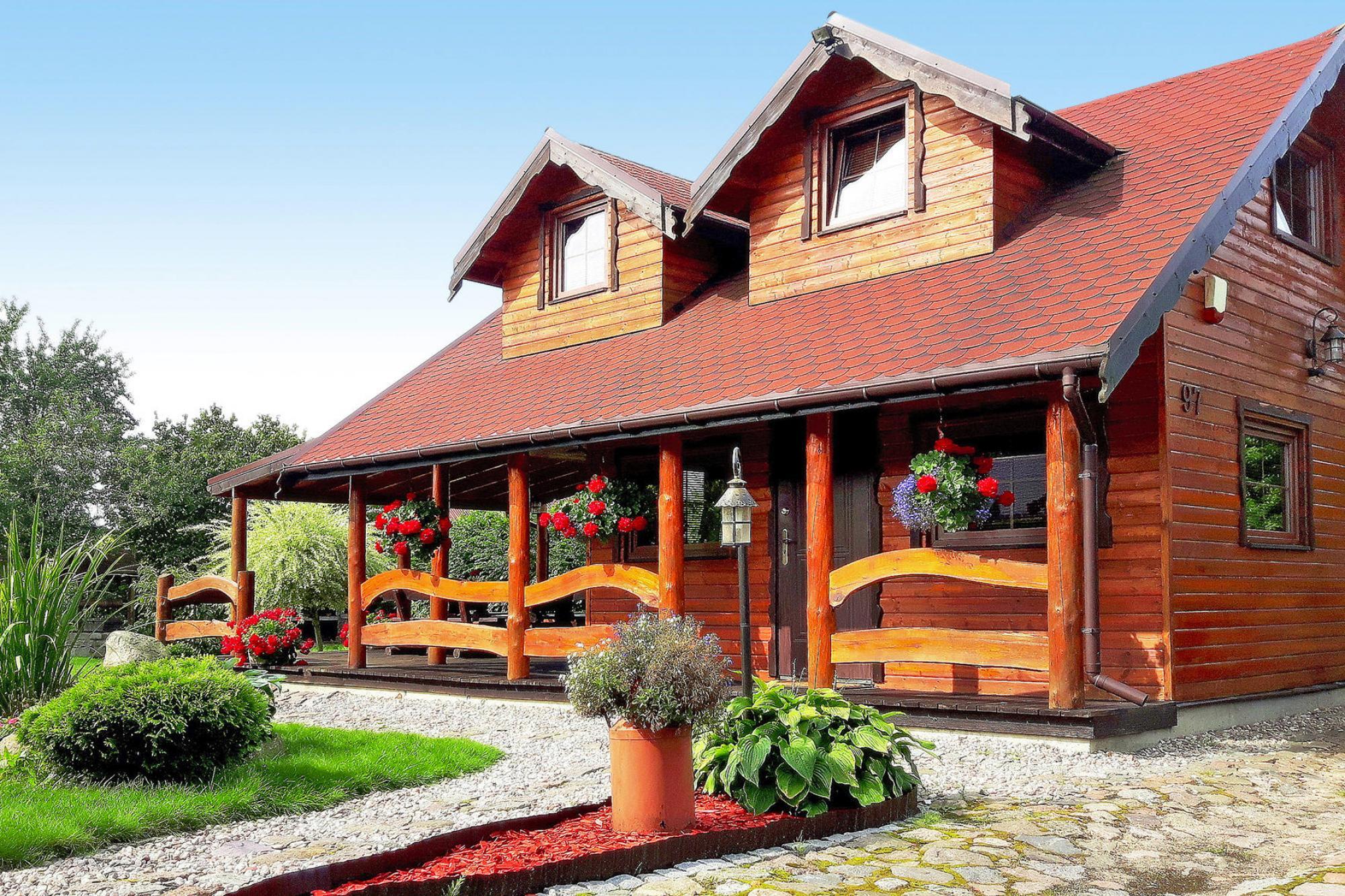Gemütliches Ferienhaus mit Terrasse und Garten, umzäunt, in Miedzyzdroje