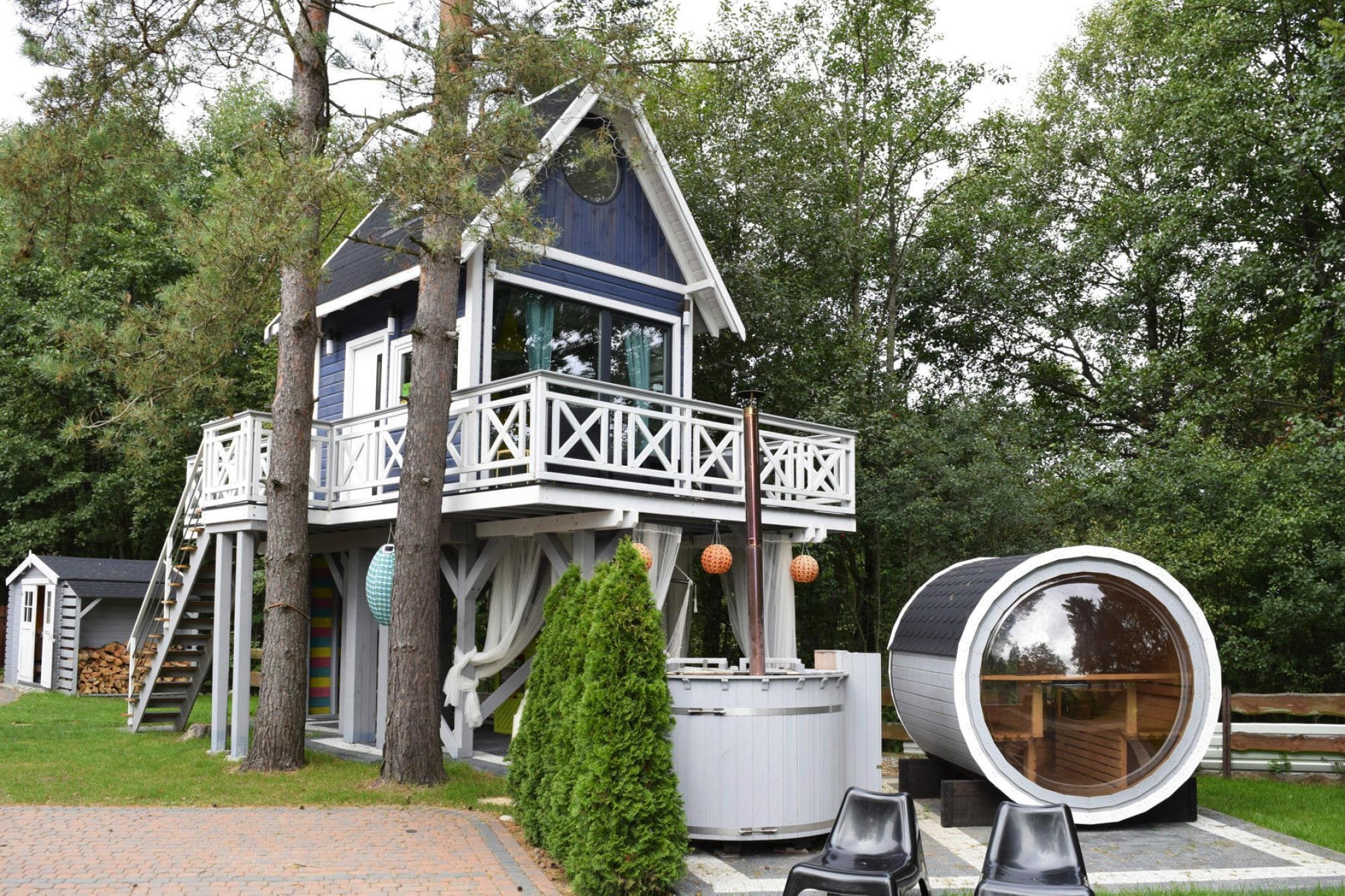 Ferienhaus mit Baumhaus, Sauna und Hot Tub, direkt am See-ehem. TUI