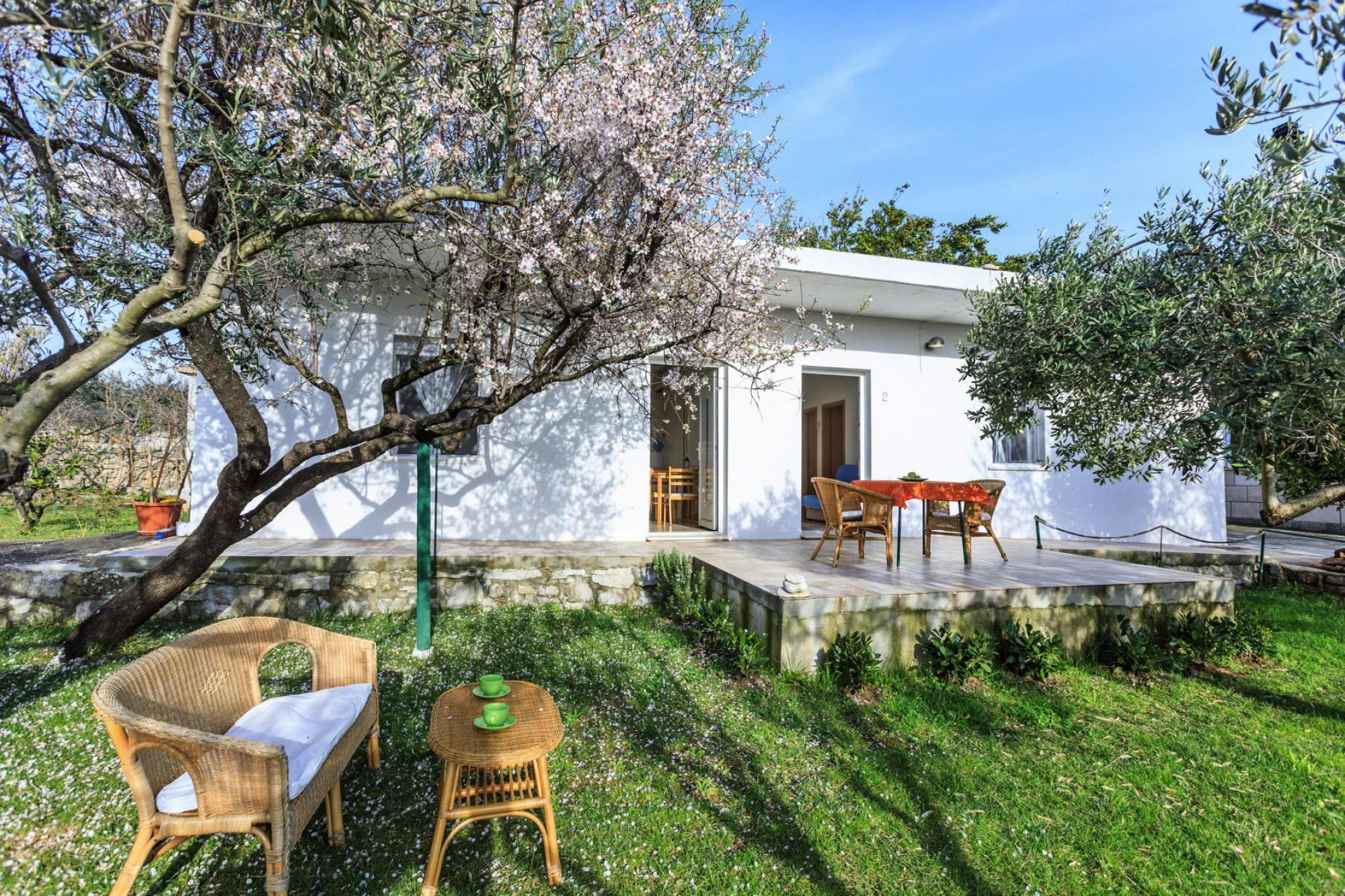 Netter Bungalow in Sumartin mit Garten, Insel Brac