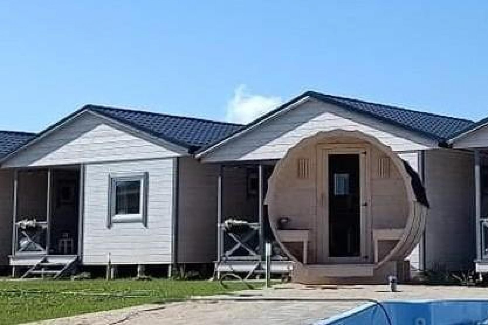   Domki wakacyjne z basenem Gąski