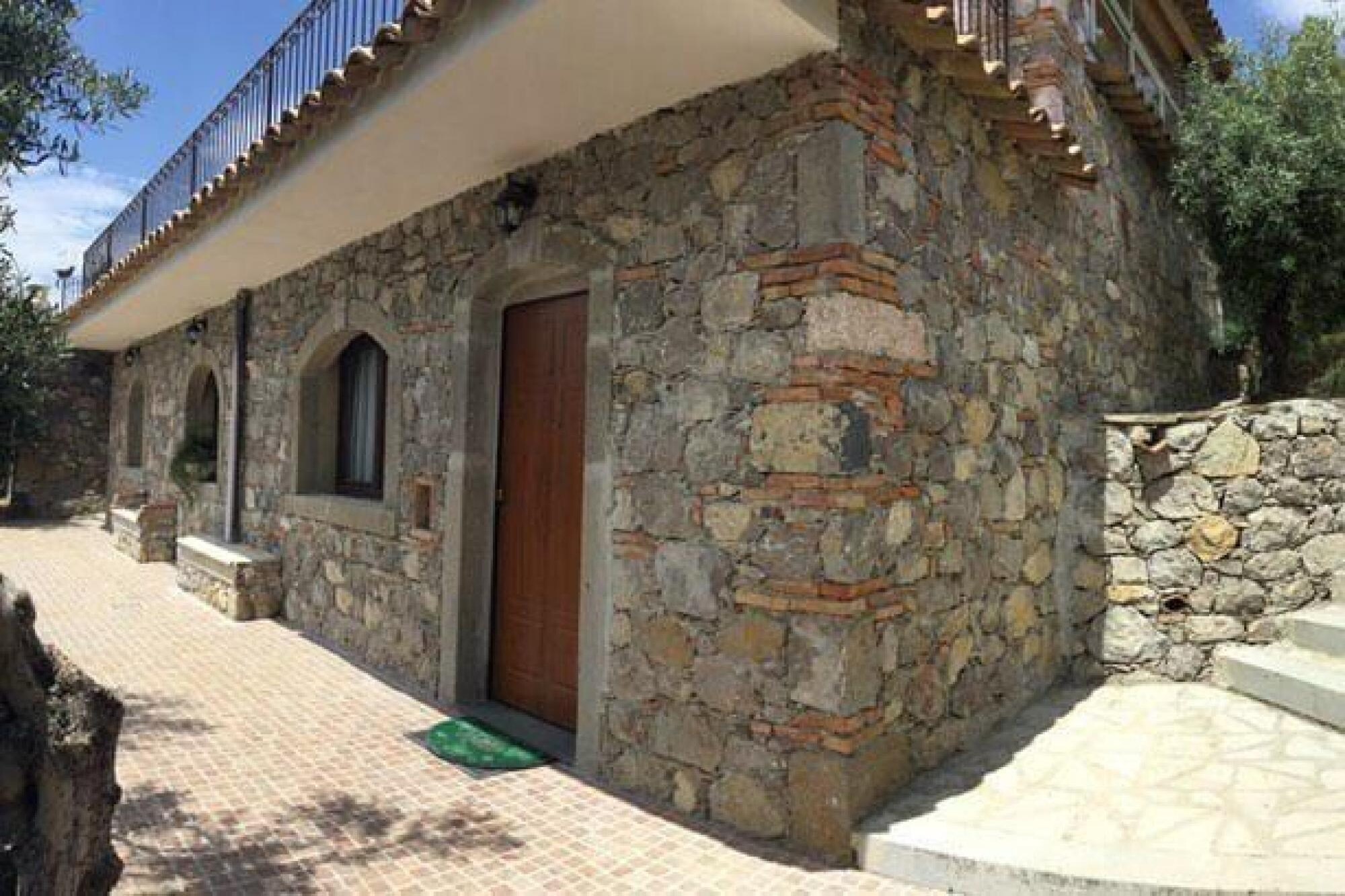   holiday home, Gaggi-Villa Jewels 2