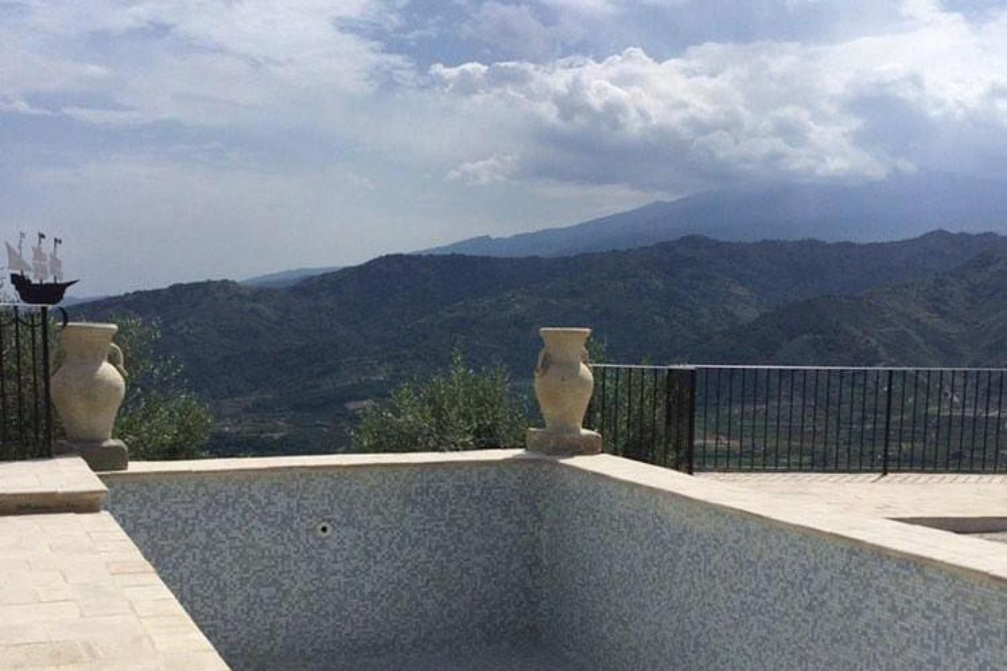   holiday home, Gaggi-Villa Jewels 2