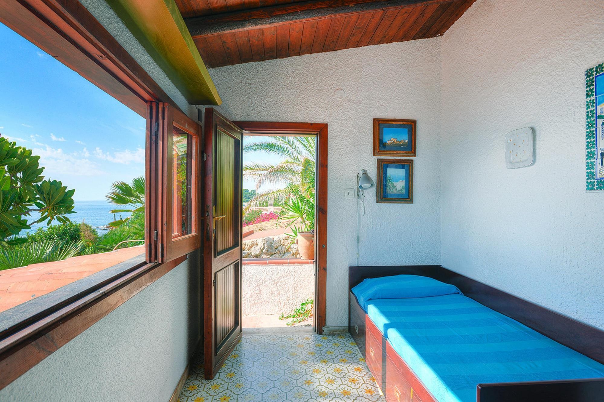   holiday home, Fontane Bianche-Villa Tanah-Lot