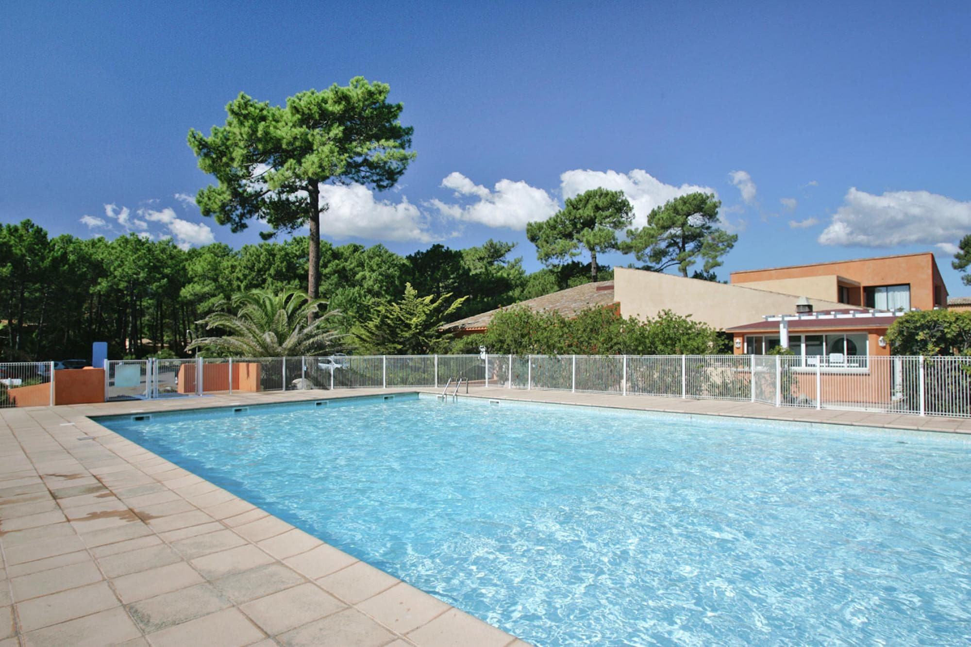 Appartamento Residence Cala Bianca Borgo-Plage // 2 pcs cabine