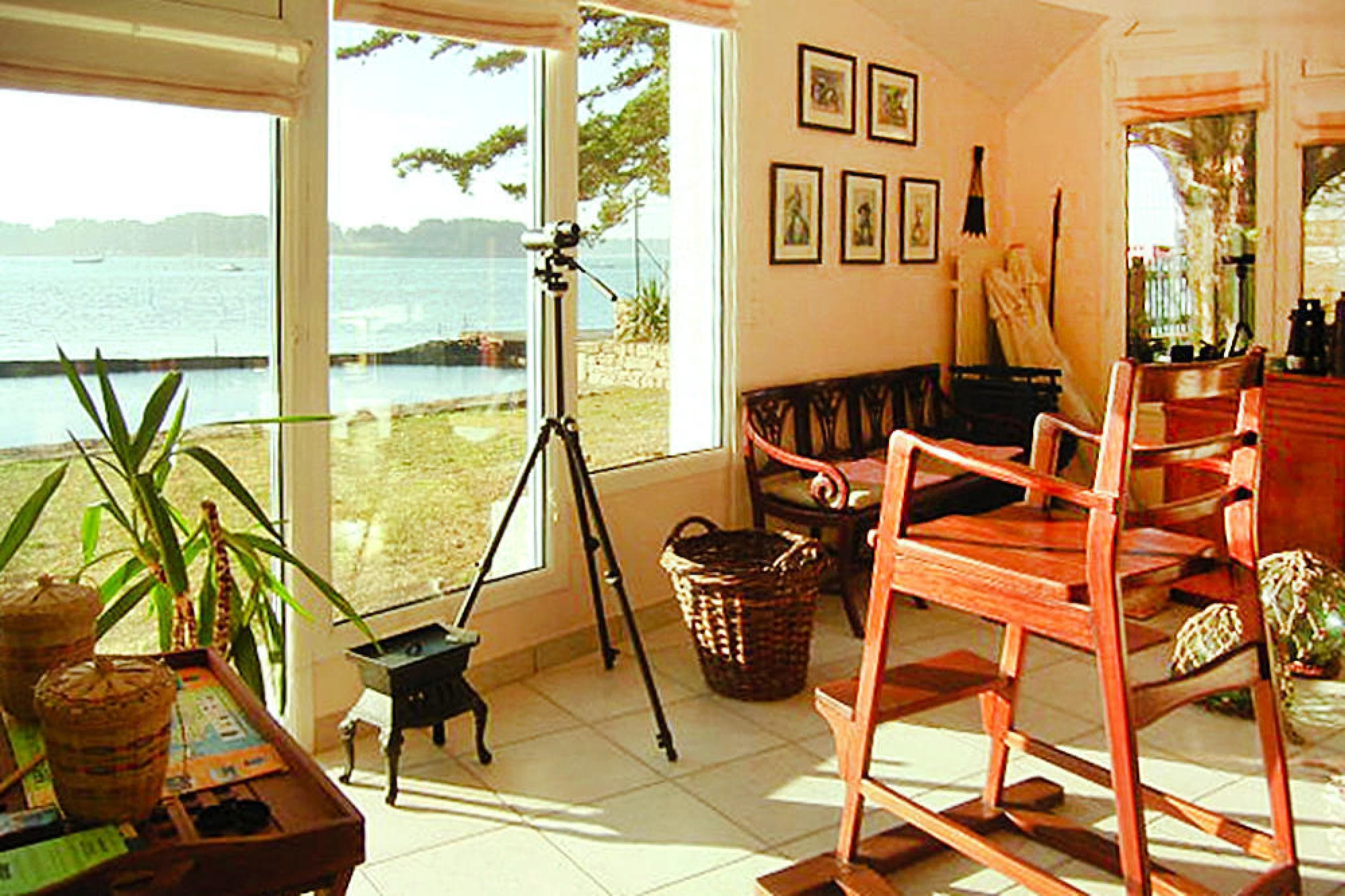   Holiday home sea front with amazing view Larmor-Ba