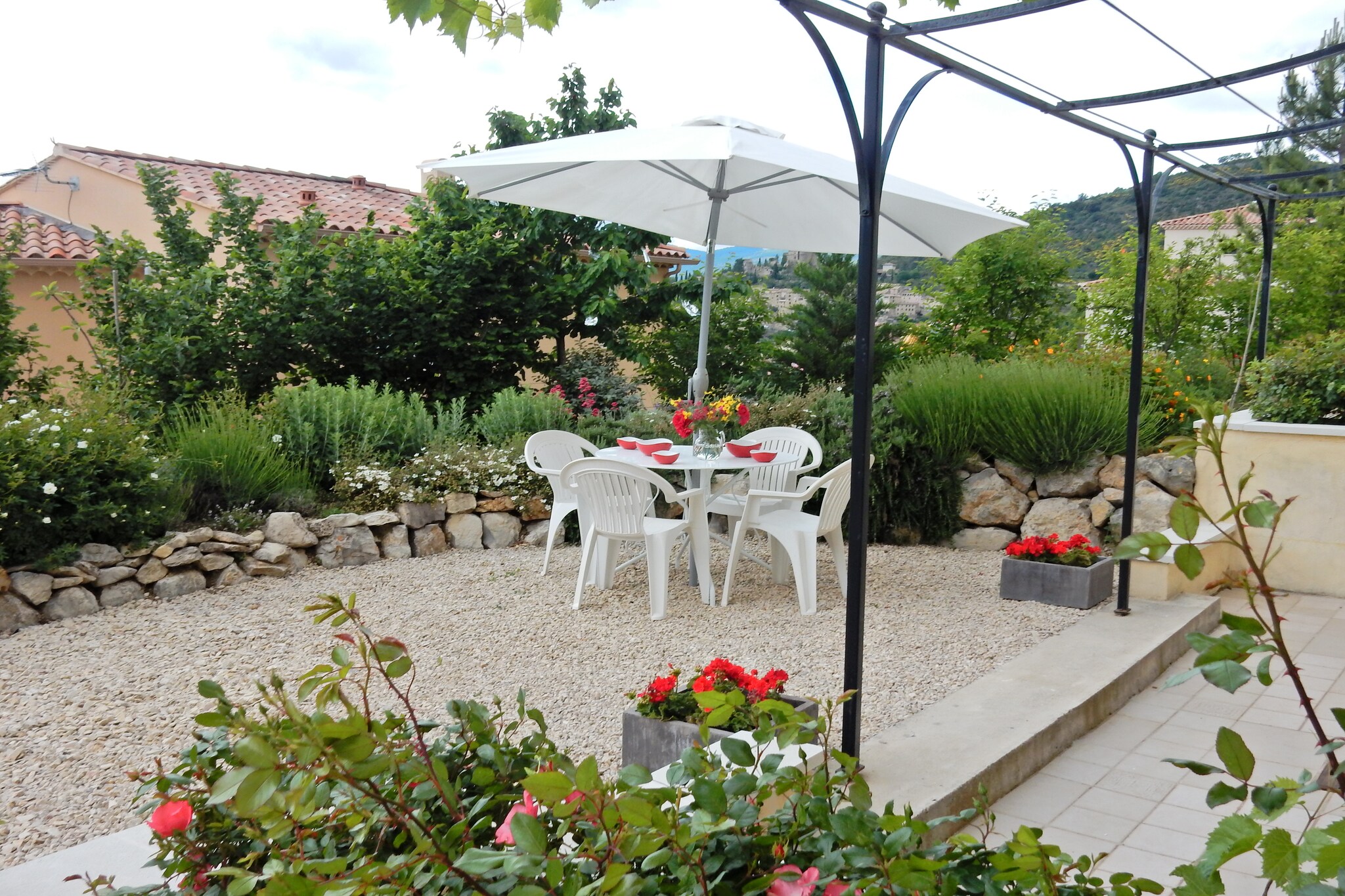 Studio - MONTBRUN-LES-BAINS-Tuinen zomer