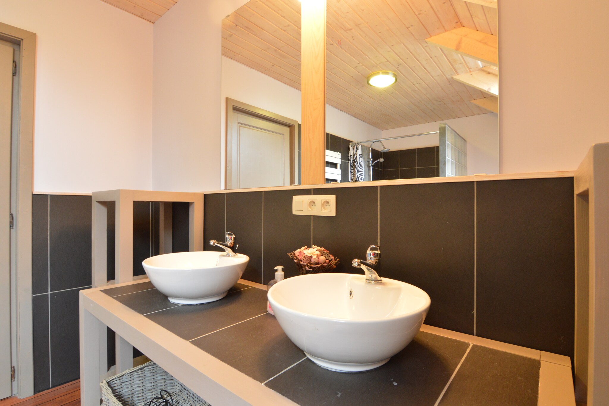 Vakantiehuis Nadrin max. 8 personen 4 slaapkamers #32
