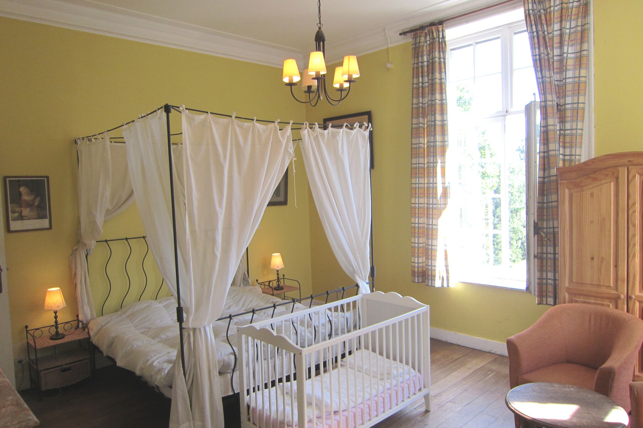 Vakantiehuis Erezee max. 60 personen 3 huisdieren 24 slaapkamers #24