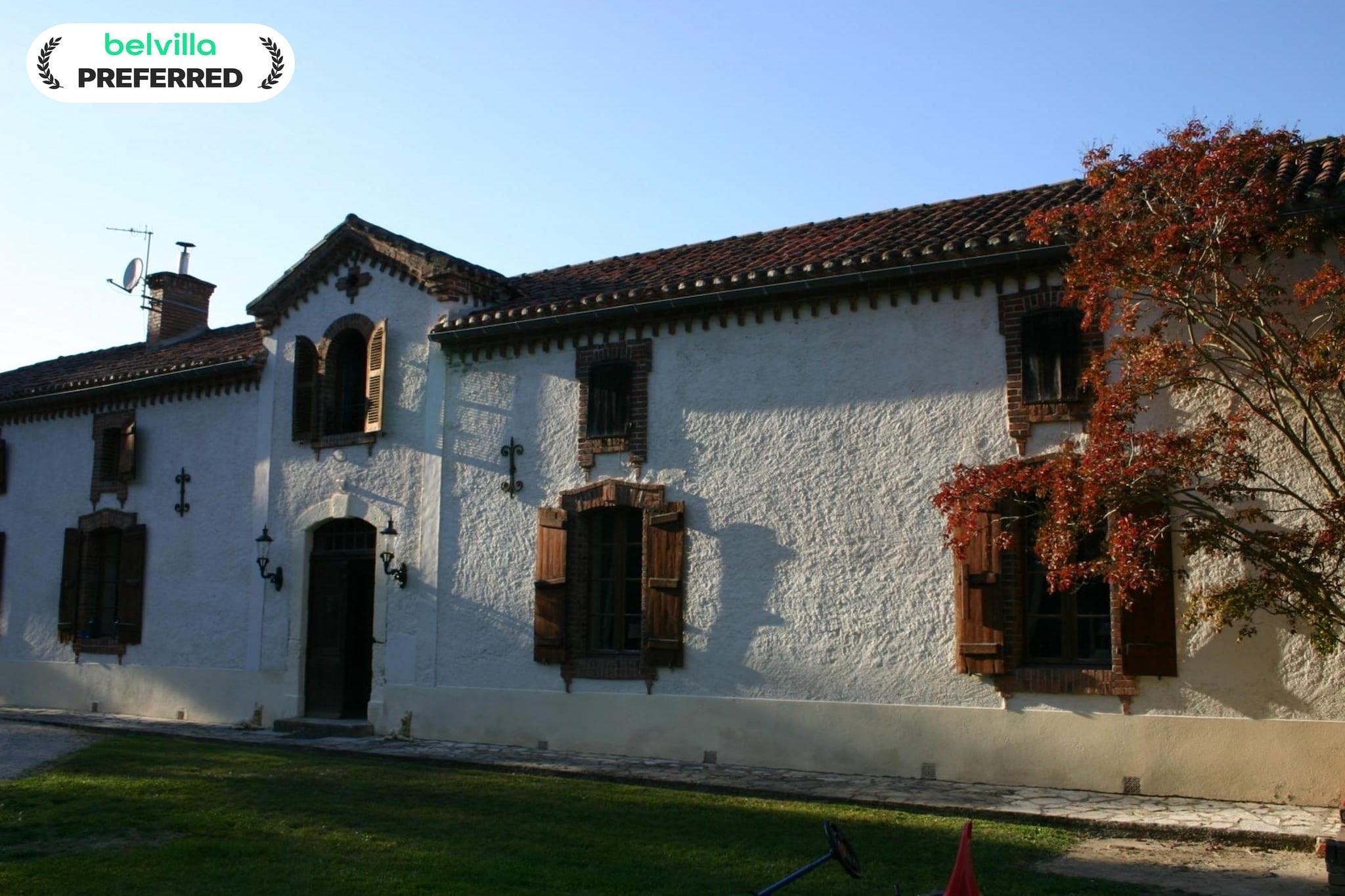 Entre le Gers et les Pyrénées VII-Exterior in summer