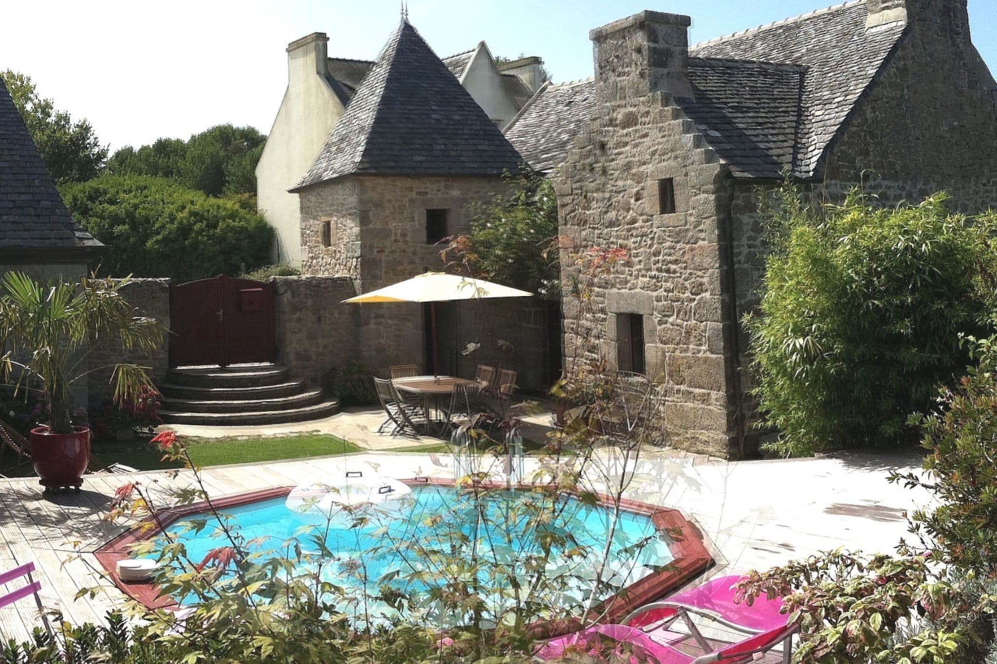 Beautiful Mansion in Cléder with Private Heated Pool