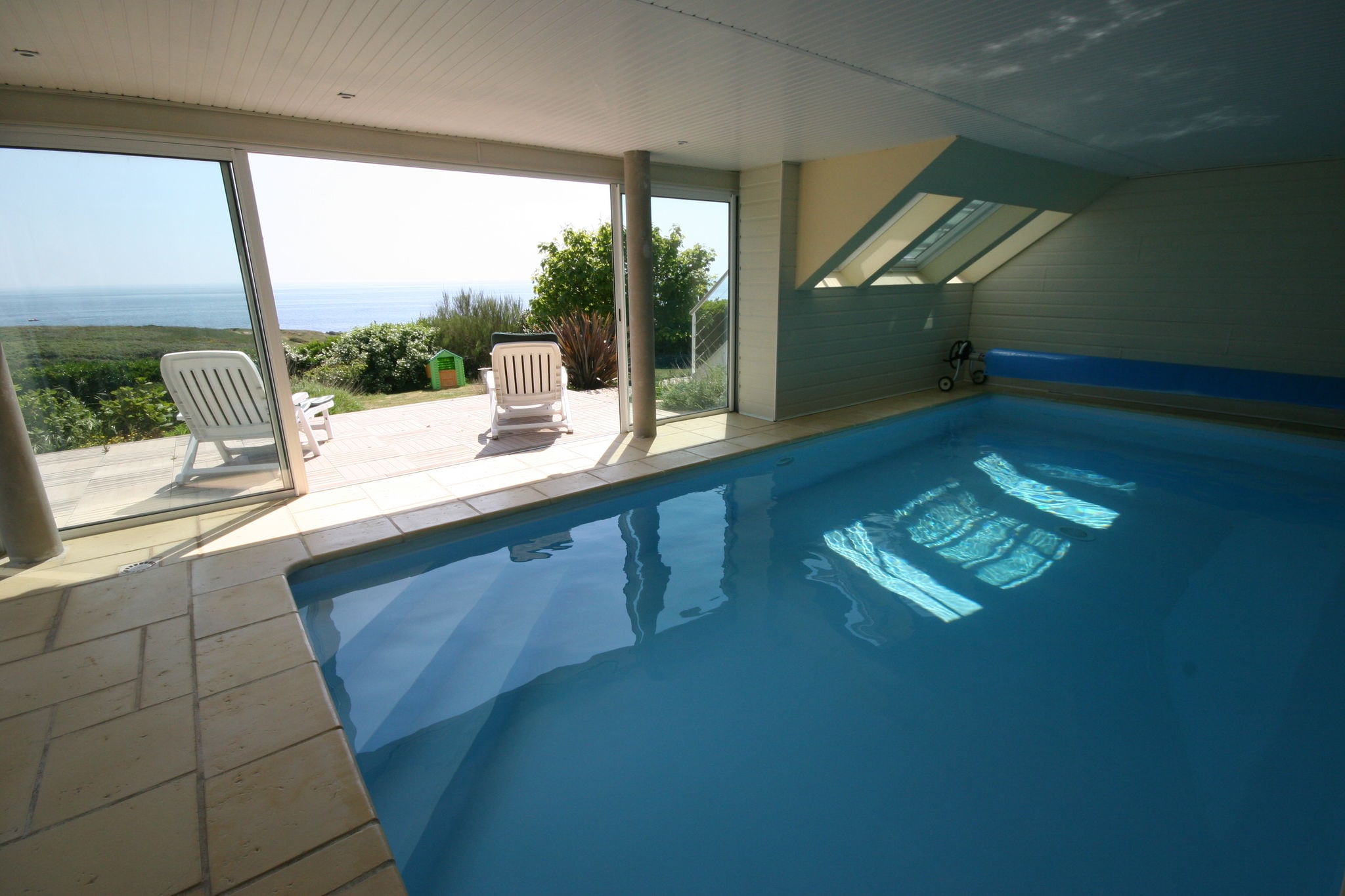 Modernes Landhaus in Clohars-Carnoët mit privatem Pool