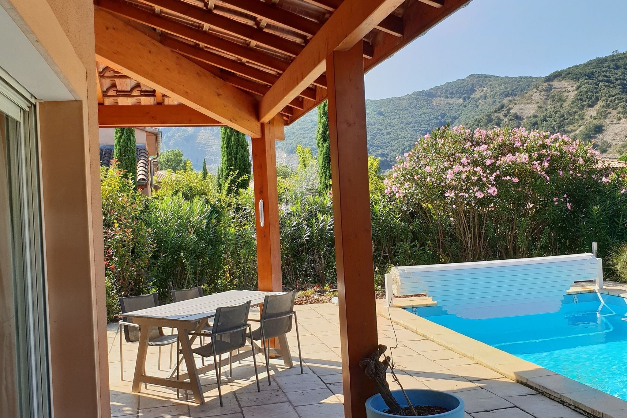Luxueuse villa moderne avec piscine à Vallon-Pont-d'Arc