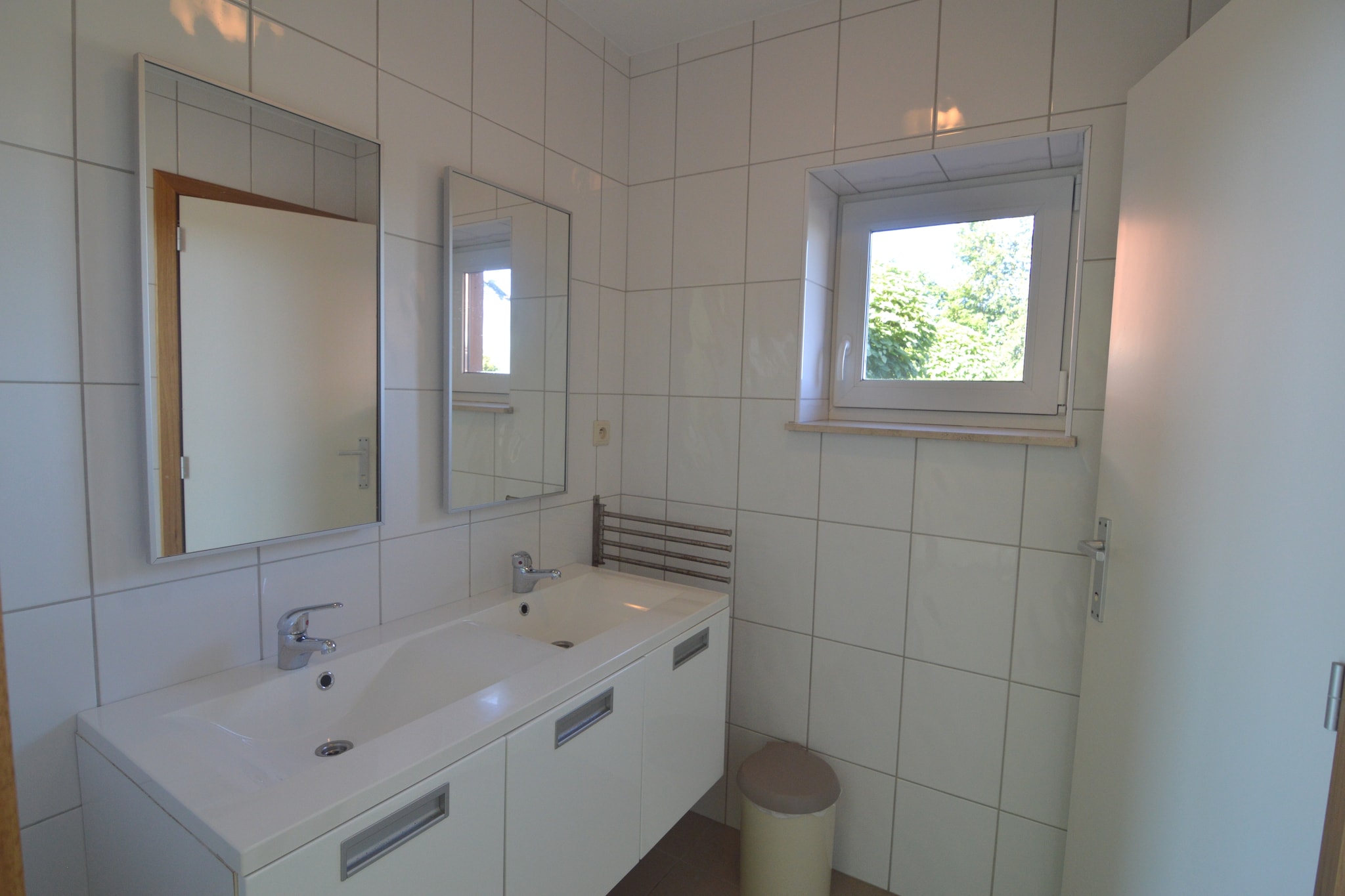 Vakantiehuis La Roche en Ardenne max. 48 personen 2 huisdieren 16 slaapkamers zwembad #25