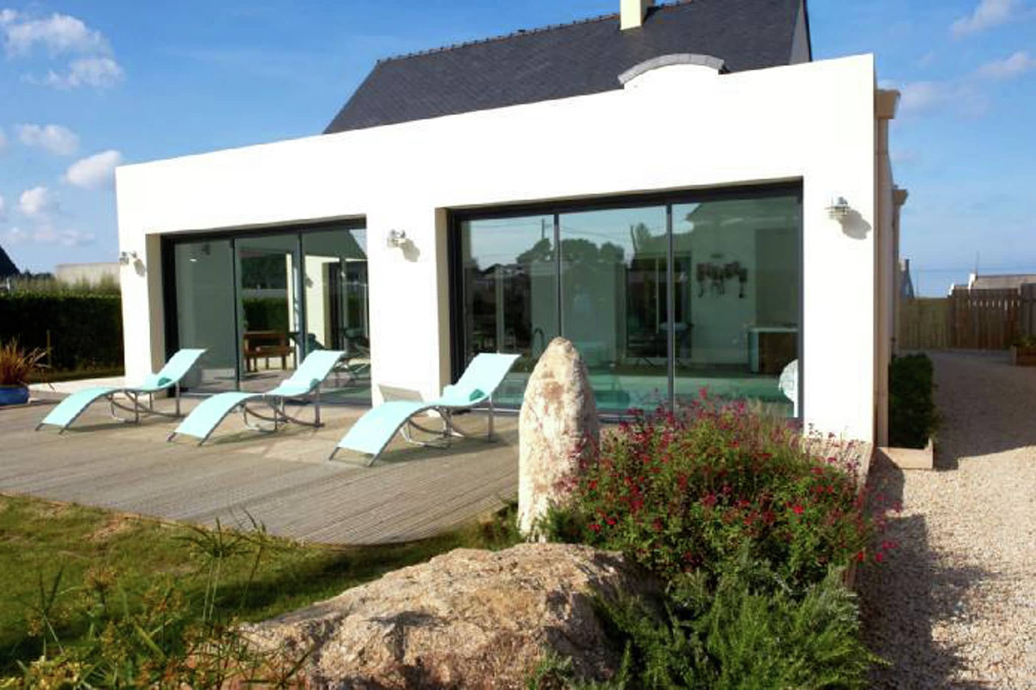 Moderne en luxe villa met zeezicht, verwarmbaar overdekt privé zwembad
