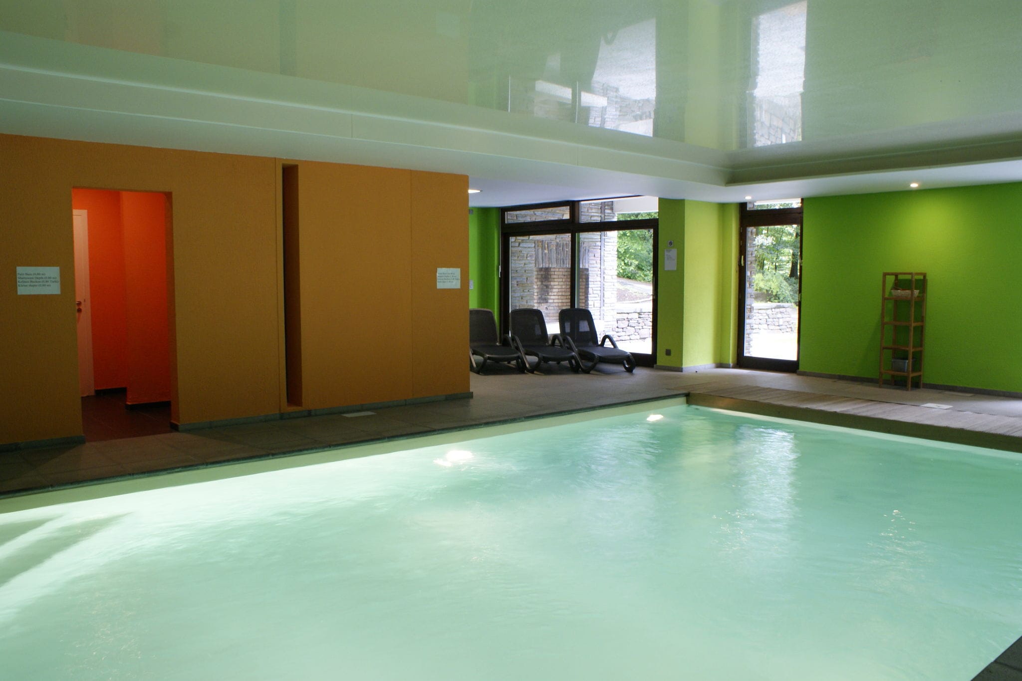 Grote, luxe vakantievilla met binnenzwembad, sauna en fitnessapparatuur