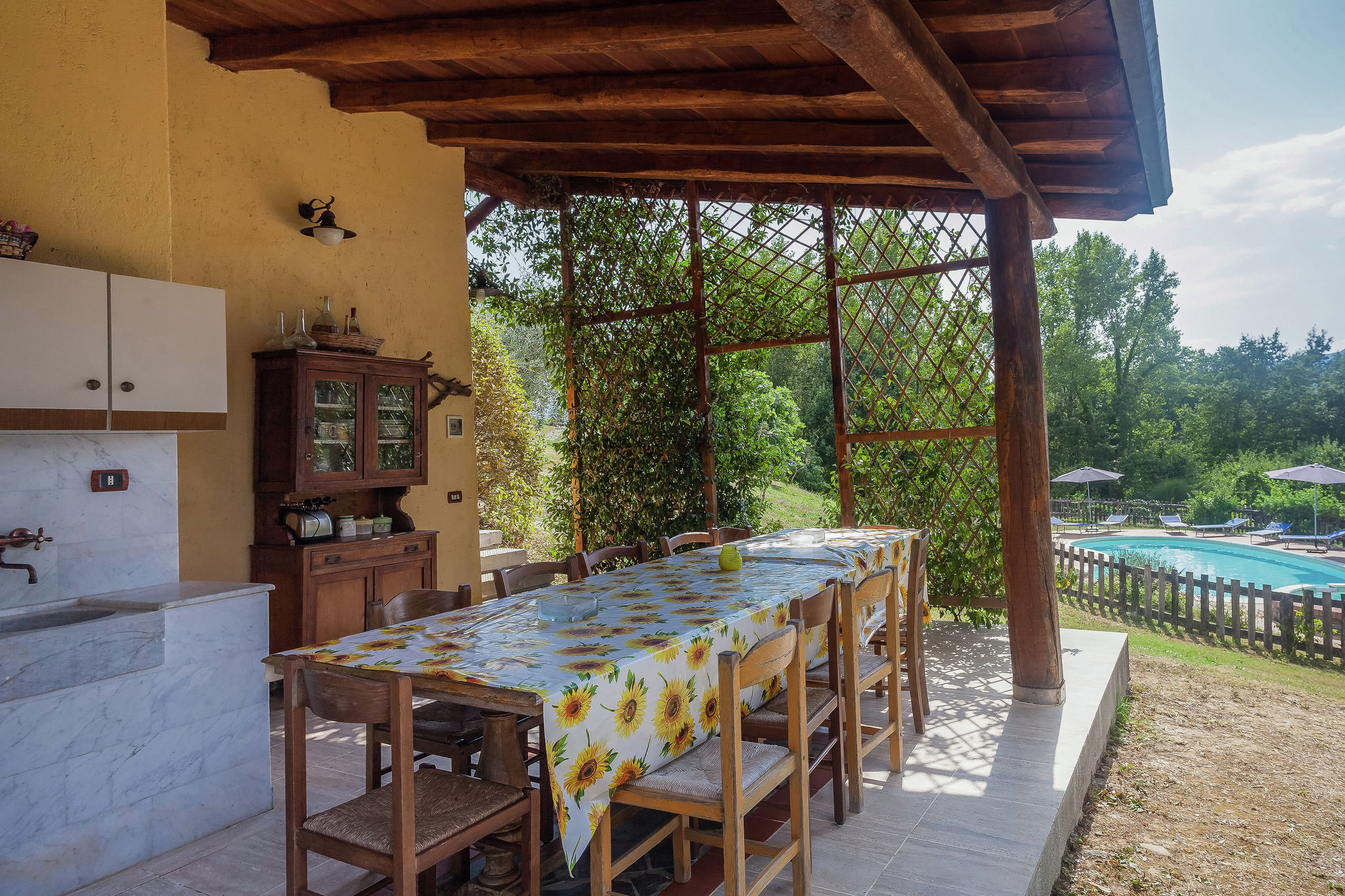 Lovely Farmhouse in Aulla with Swimming Pool