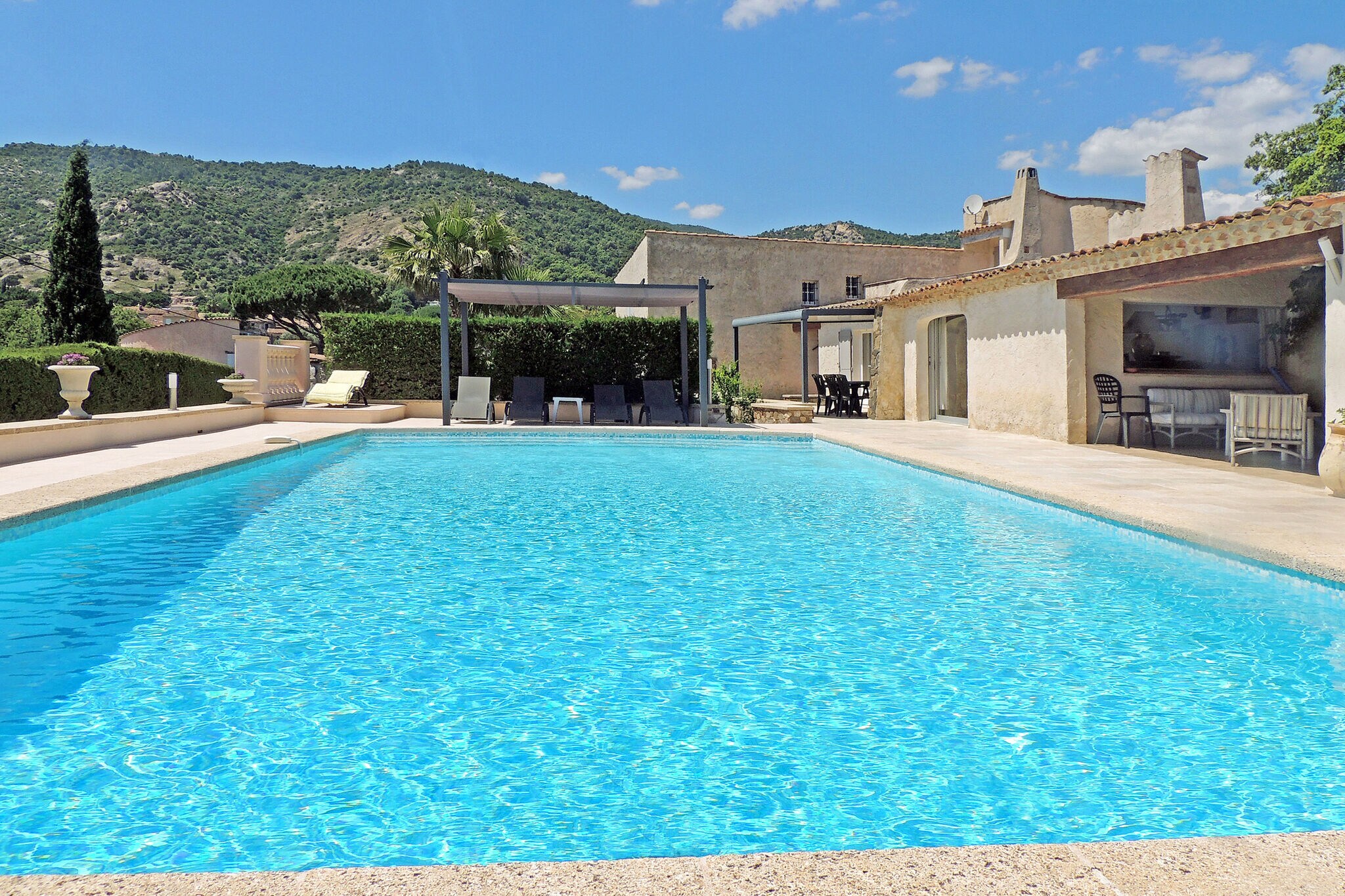 Luxuriöse Villa in Le Plan-de-la-Tour mit Swimmingpool
