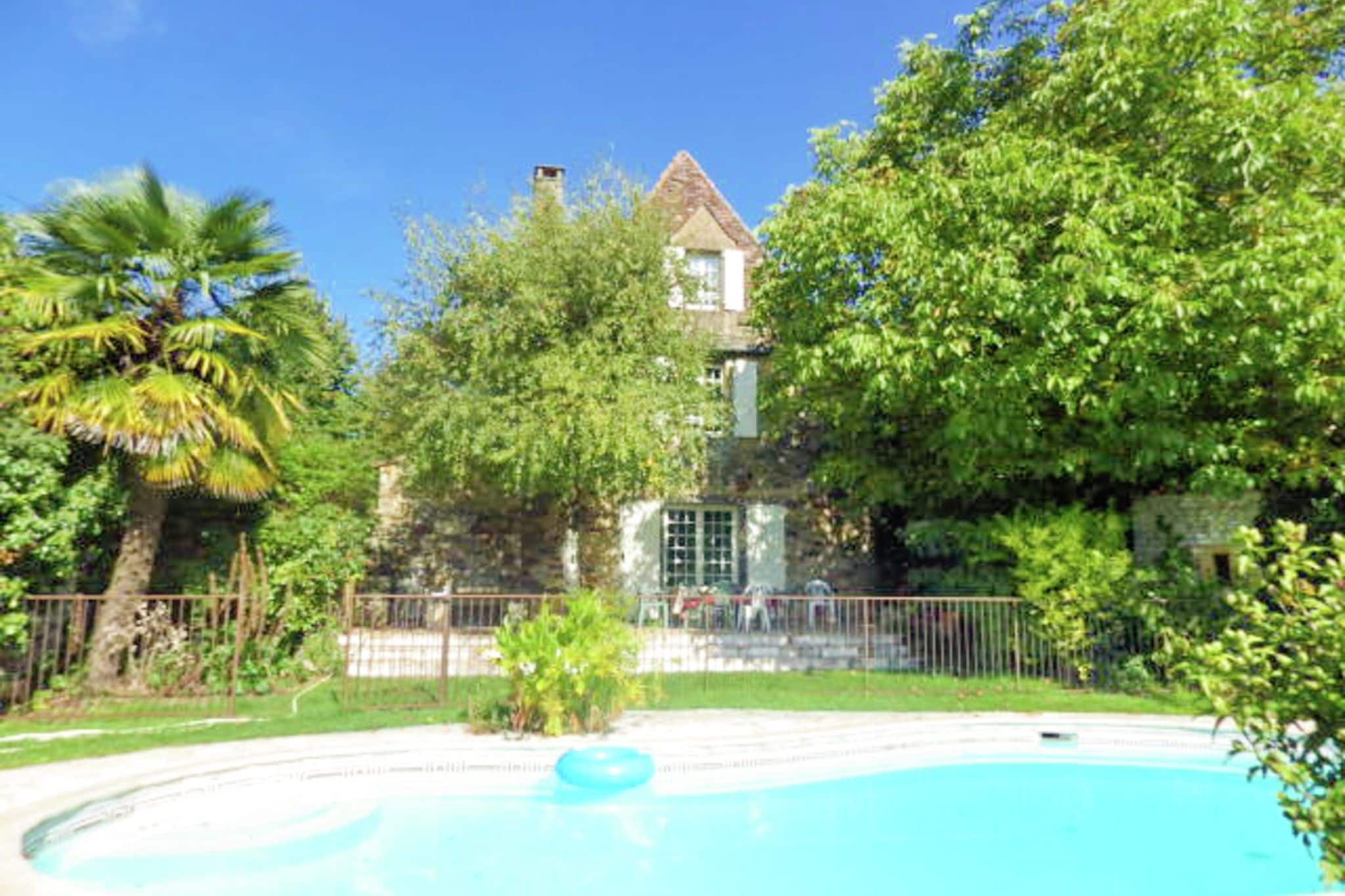 Schilderachtige vakantiewoning in Dordogne met poolhouse