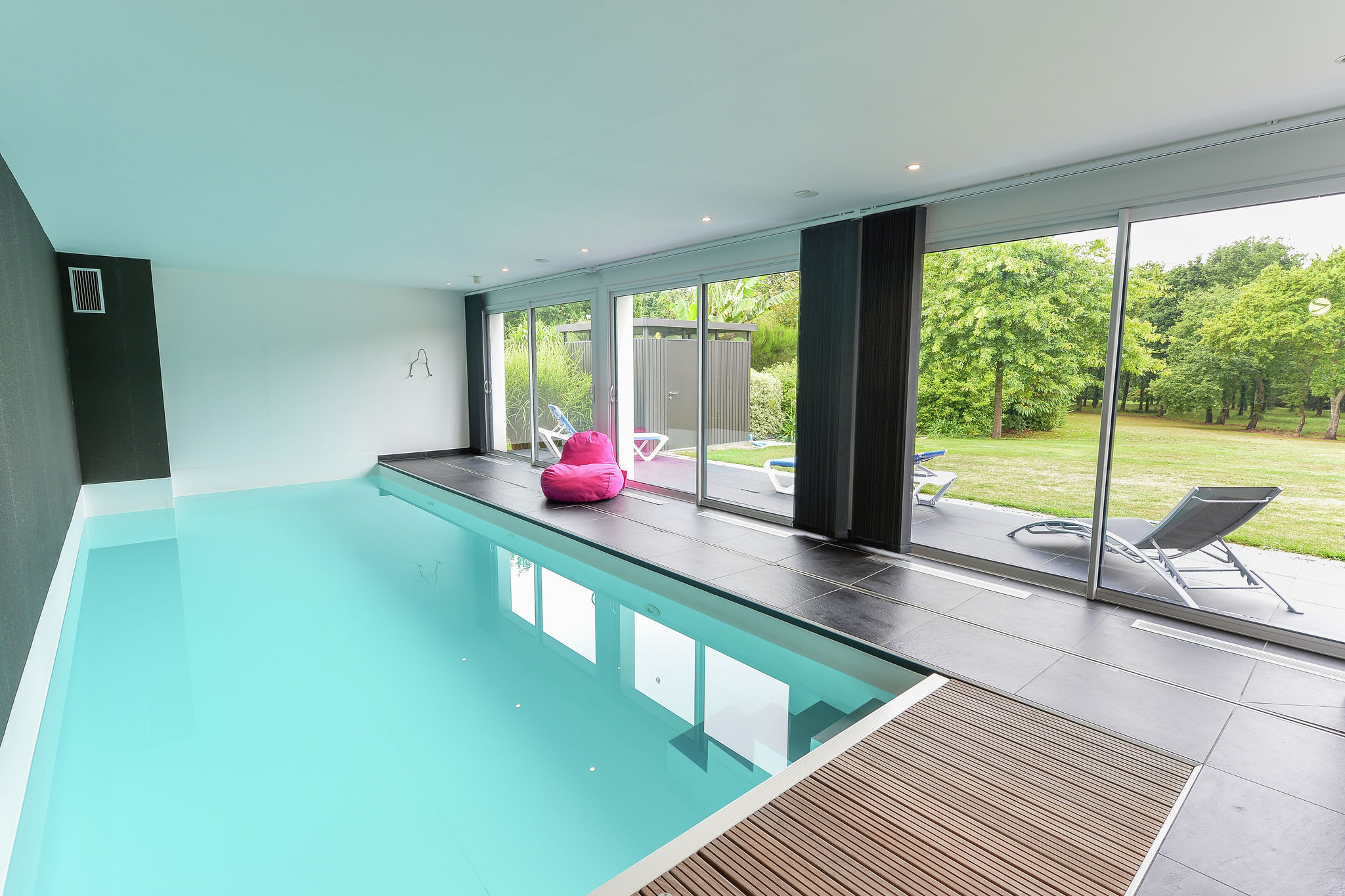 Moderne villa met privézwembad in Fouesnant, Frankrijk