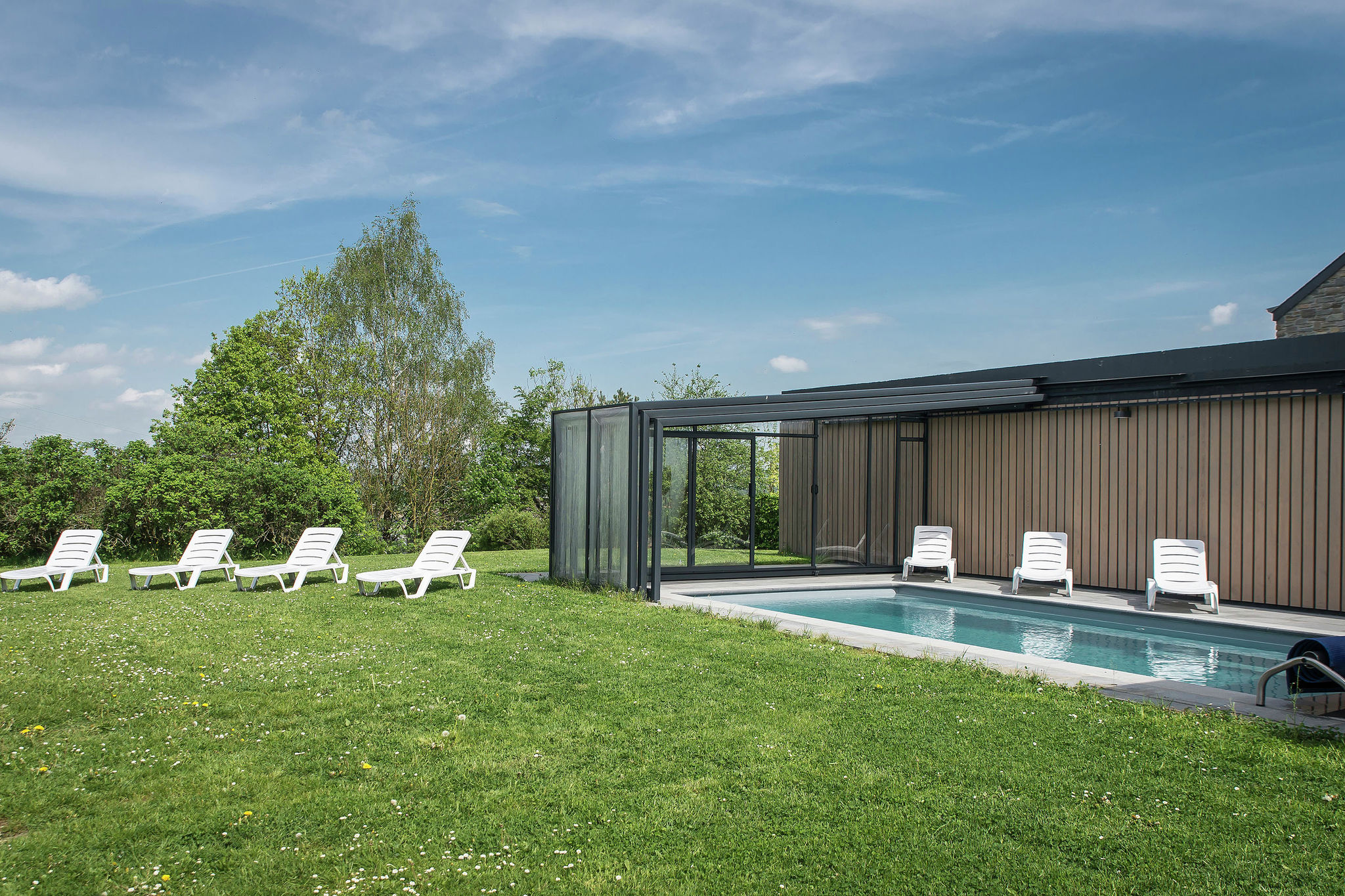 Ardennes holiday home with seasonal private pool & sauna
