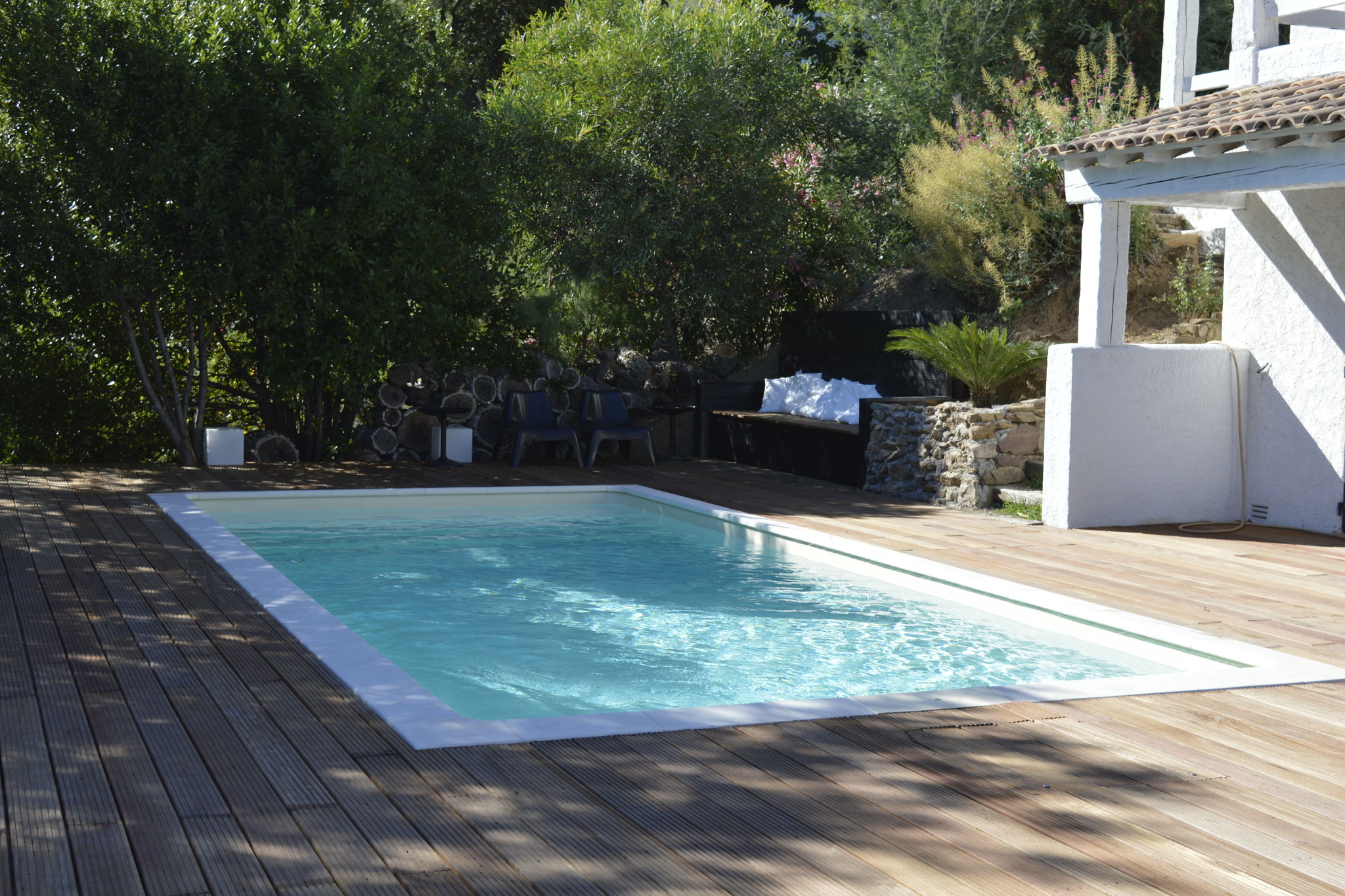 Sfeervol ingerichte vrijstaande villa met privézwembad en weids zicht over de Golf van st van Tropez