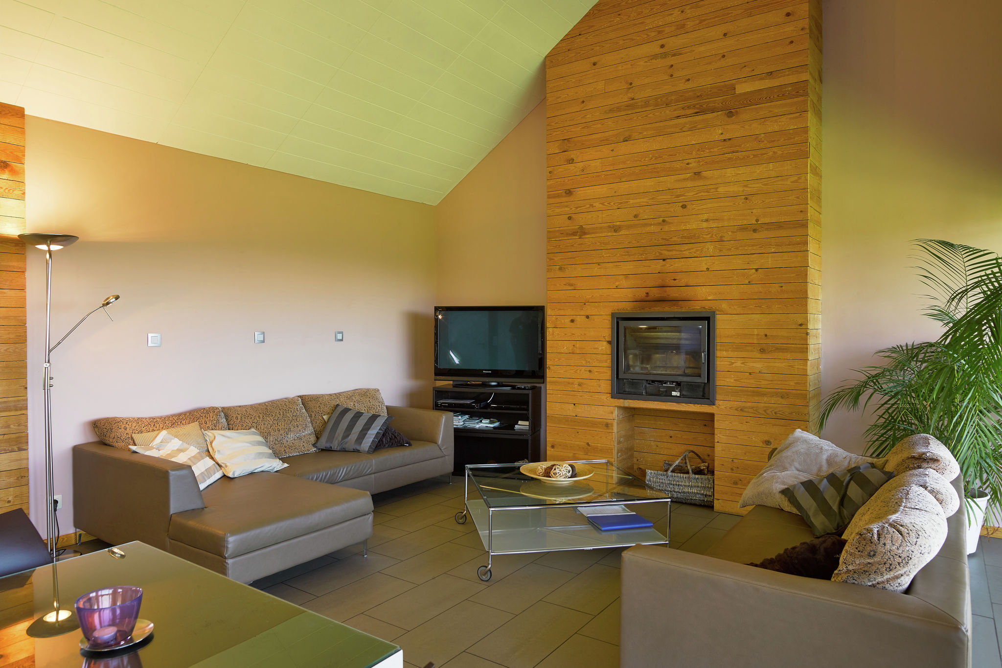 Modern Villa in Stoumont with Sauna