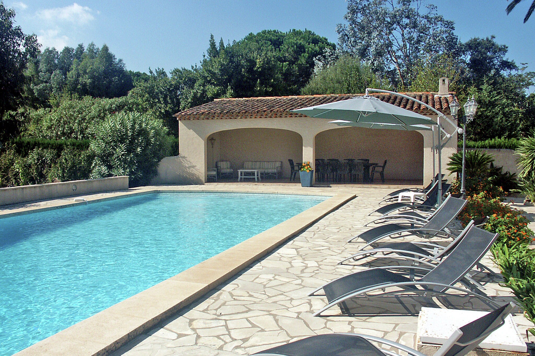 Uitgestrekte villa in Saint-Tropez met privézwembad