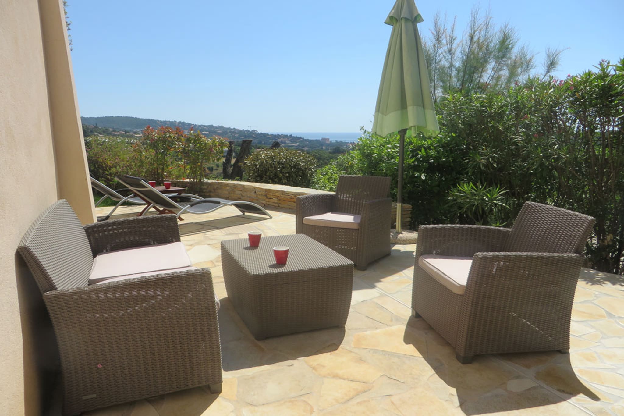 Caroline-Terrace balcony