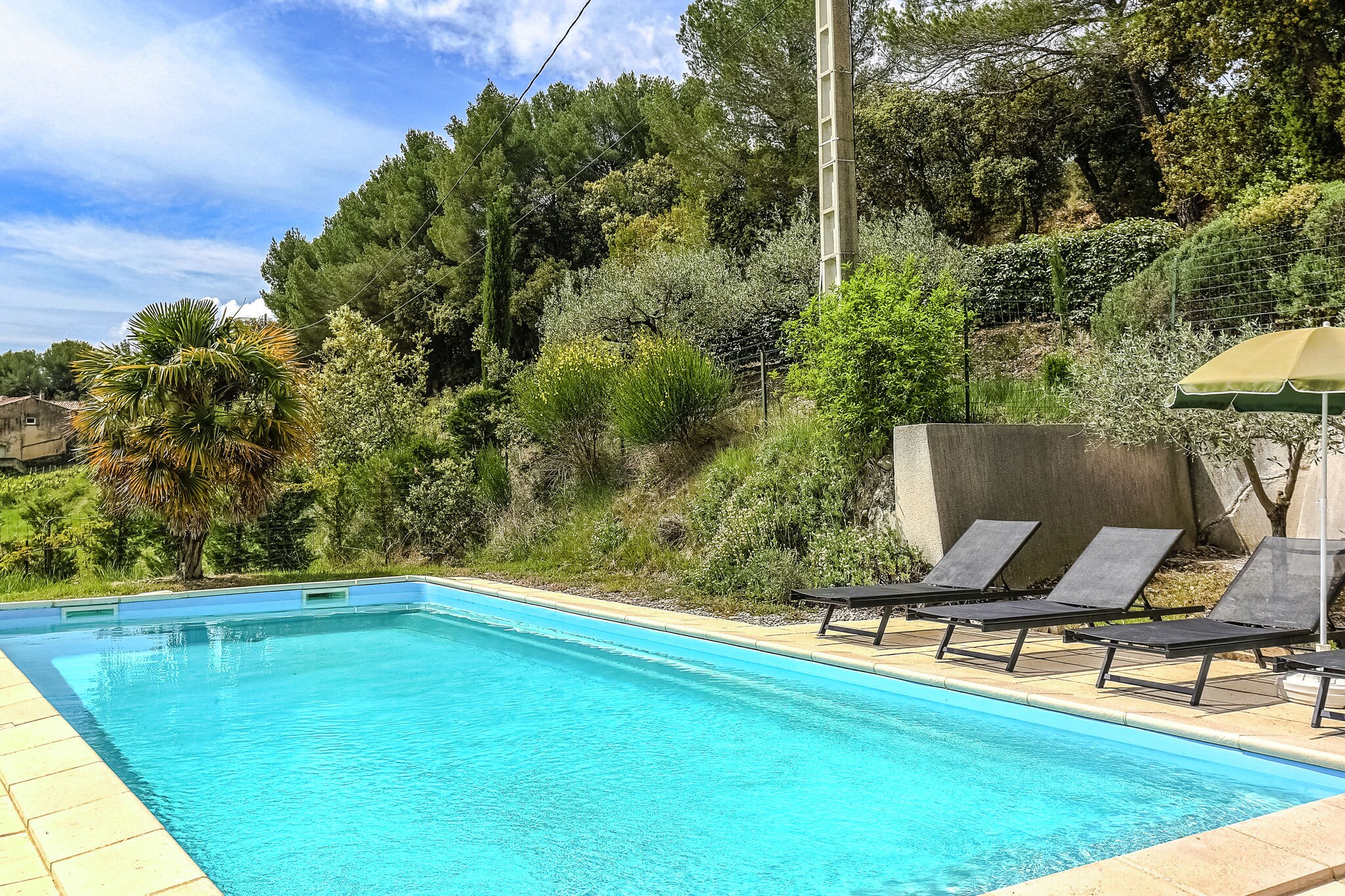 Charming Holiday Home in Vaison-la-Romaine with Private Pool