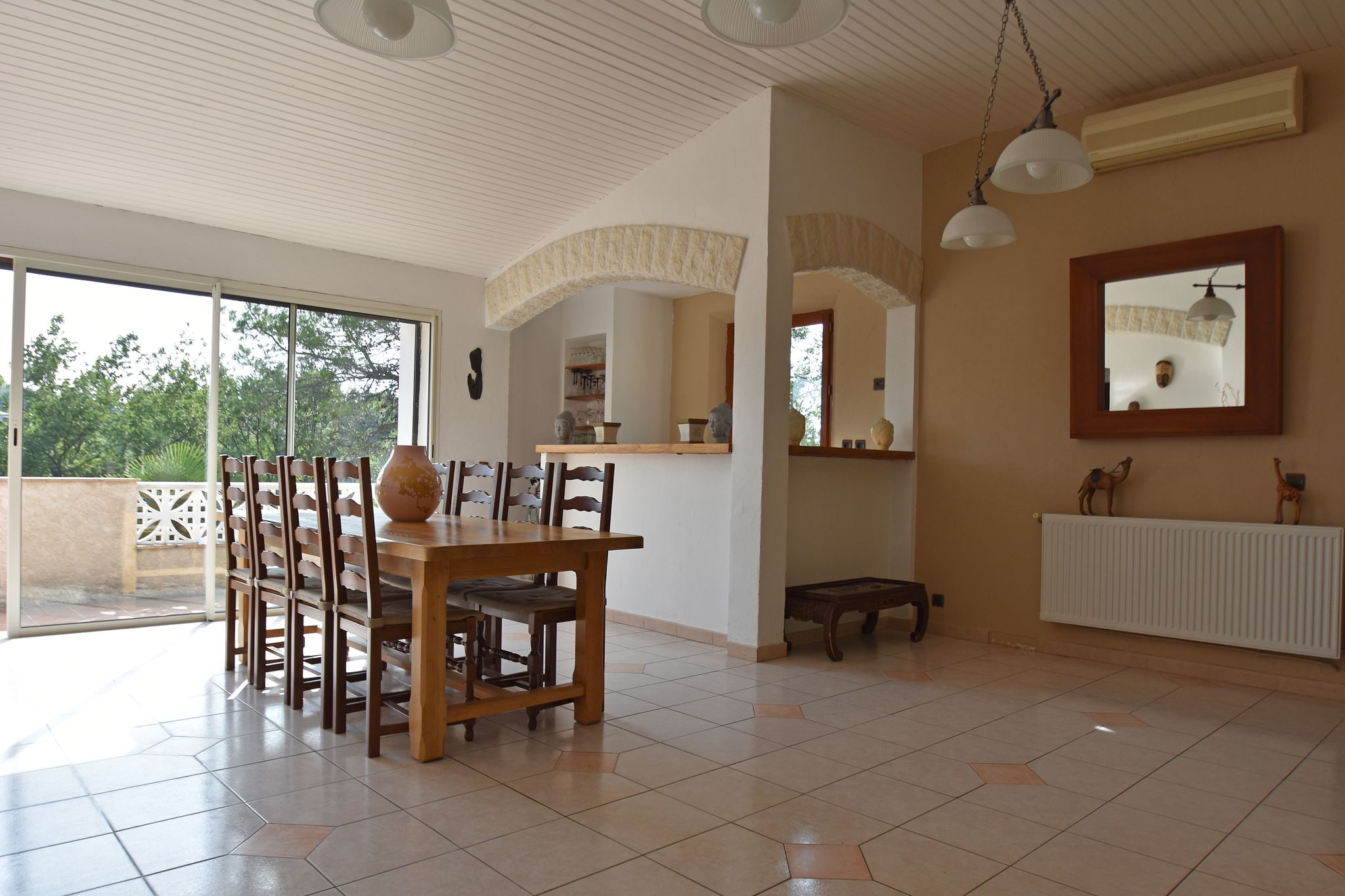 Beautiful, modernly decorated Provençal house only 30 kilometres from Cannes