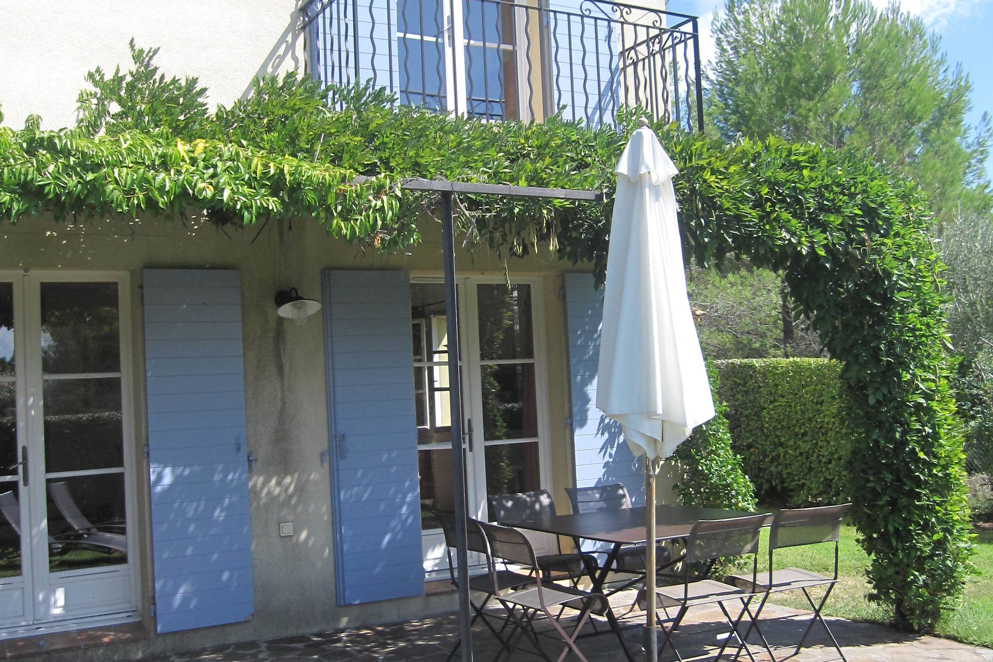 Provençaals vakantiehuis met afwasmachine vlakbij Fréjus