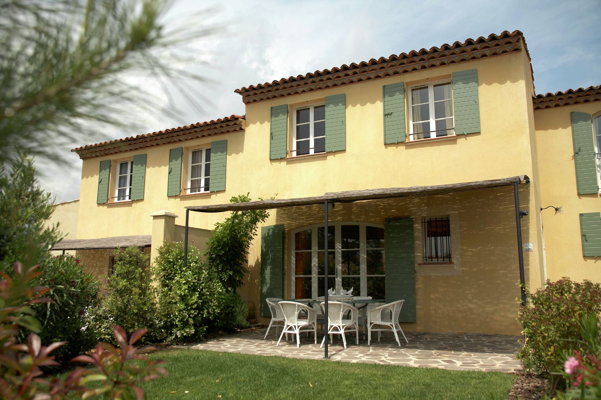 Provençaals vakantiehuis met afwasmachine vlakbij Fréjus