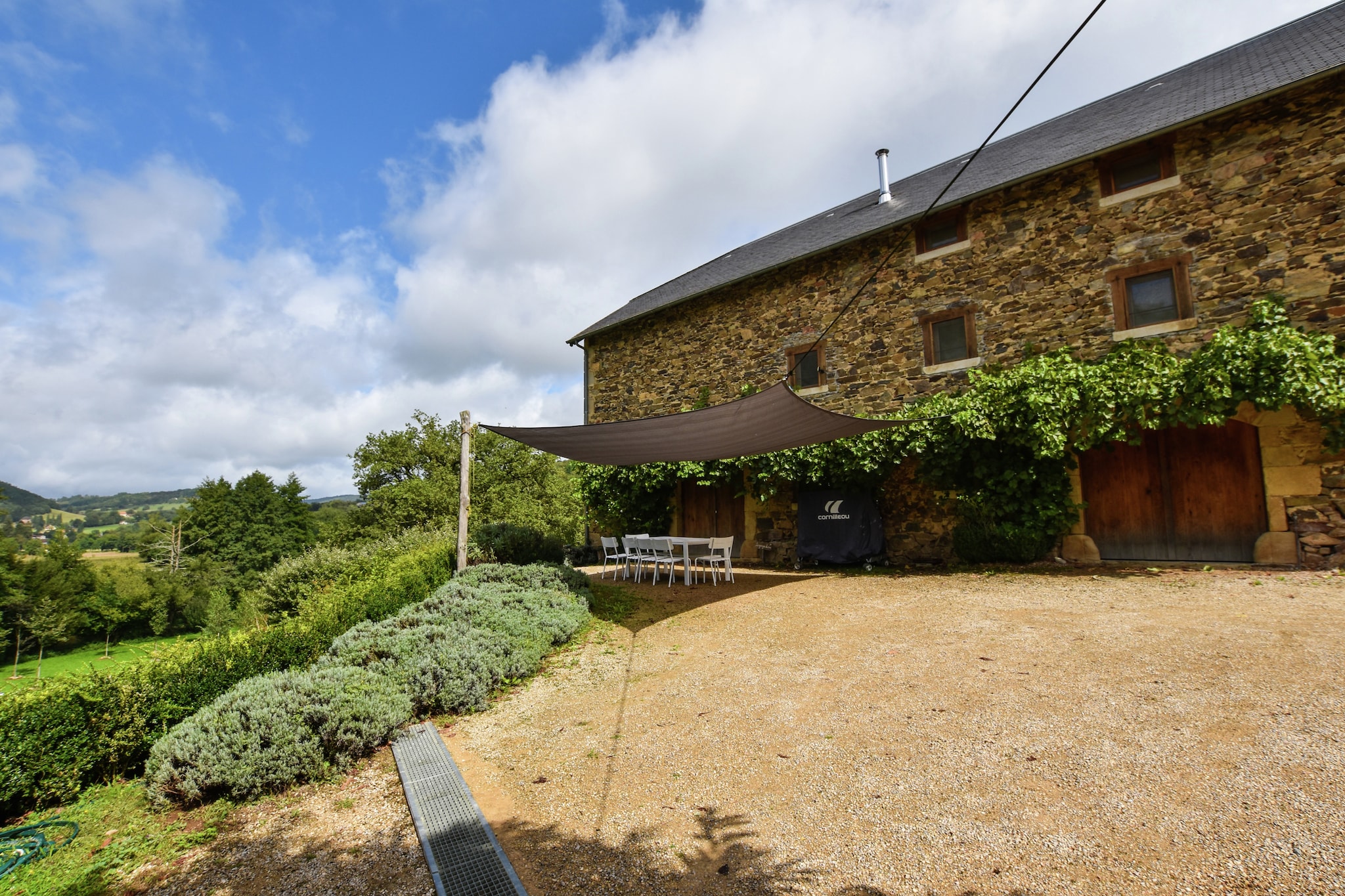 La Remise-Exterior summer
