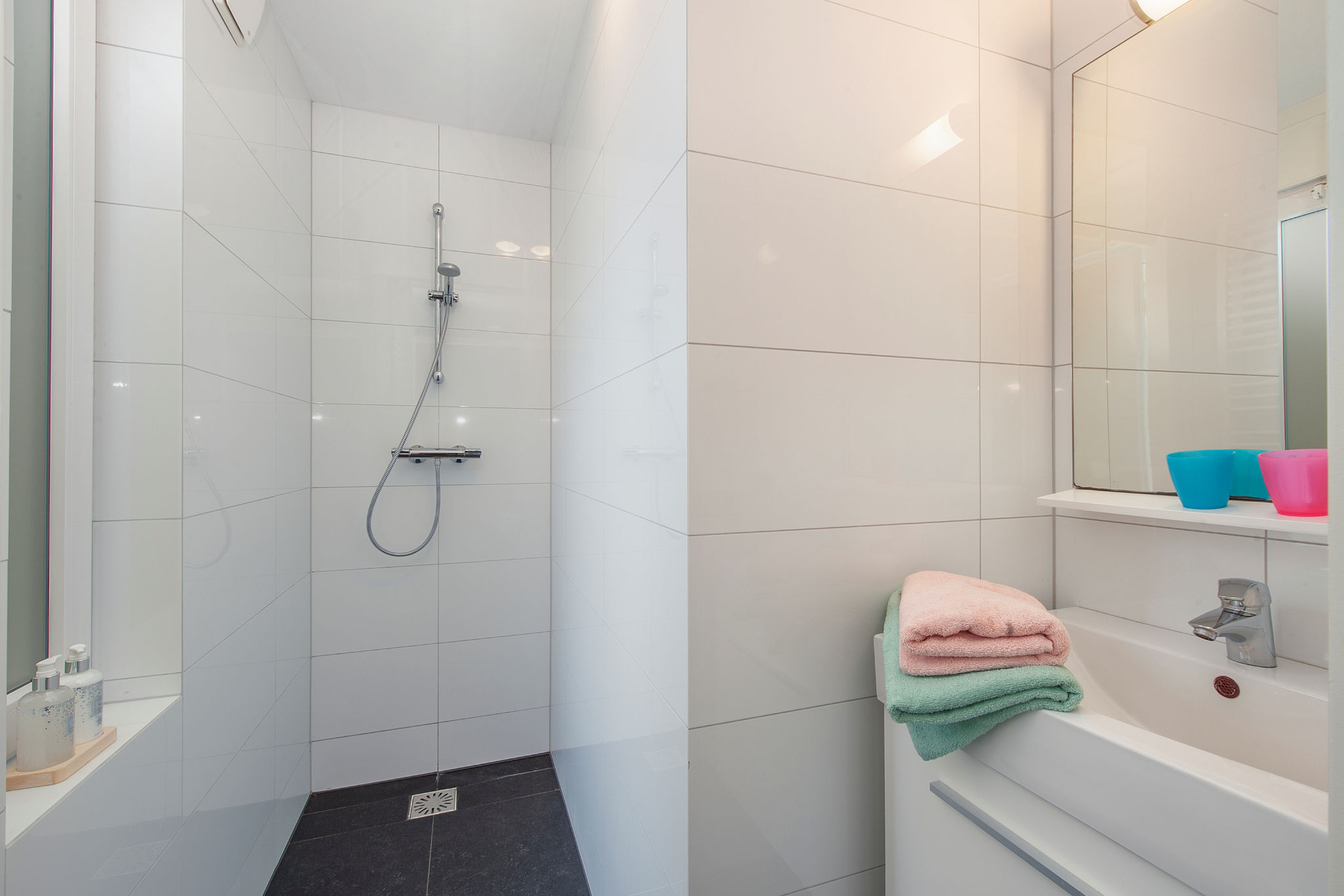 Komfortable Villa im Grünen mit vier Badezimmern