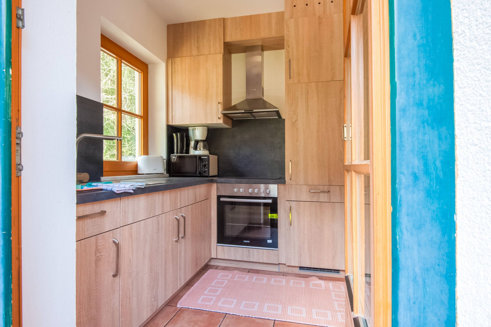 This pleasant apartment in Mayrhofen, Austria, features a terrace and an attractively furnished garden. With 2 bedrooms and space for 6 people, it is ideal for families.
Mayrhofen is located 69 km east of Innsbruck. The house is located on a mountain slope and 2 km from the center. You can take lovely walks through the forest (also 2 km) and the ski bus leaves just 100 m from the house. Cozy restaurants and a supermarket for groceries can be found 1 km from the residence.
The carefully furnished house is located on the 1st floor. The garden is furnished with attractive garden furniture and there is parking available at the house. The open kitchen offers you the chance to start the day with a meal of your choice and you can end the day relaxed with a drink on the balcony.