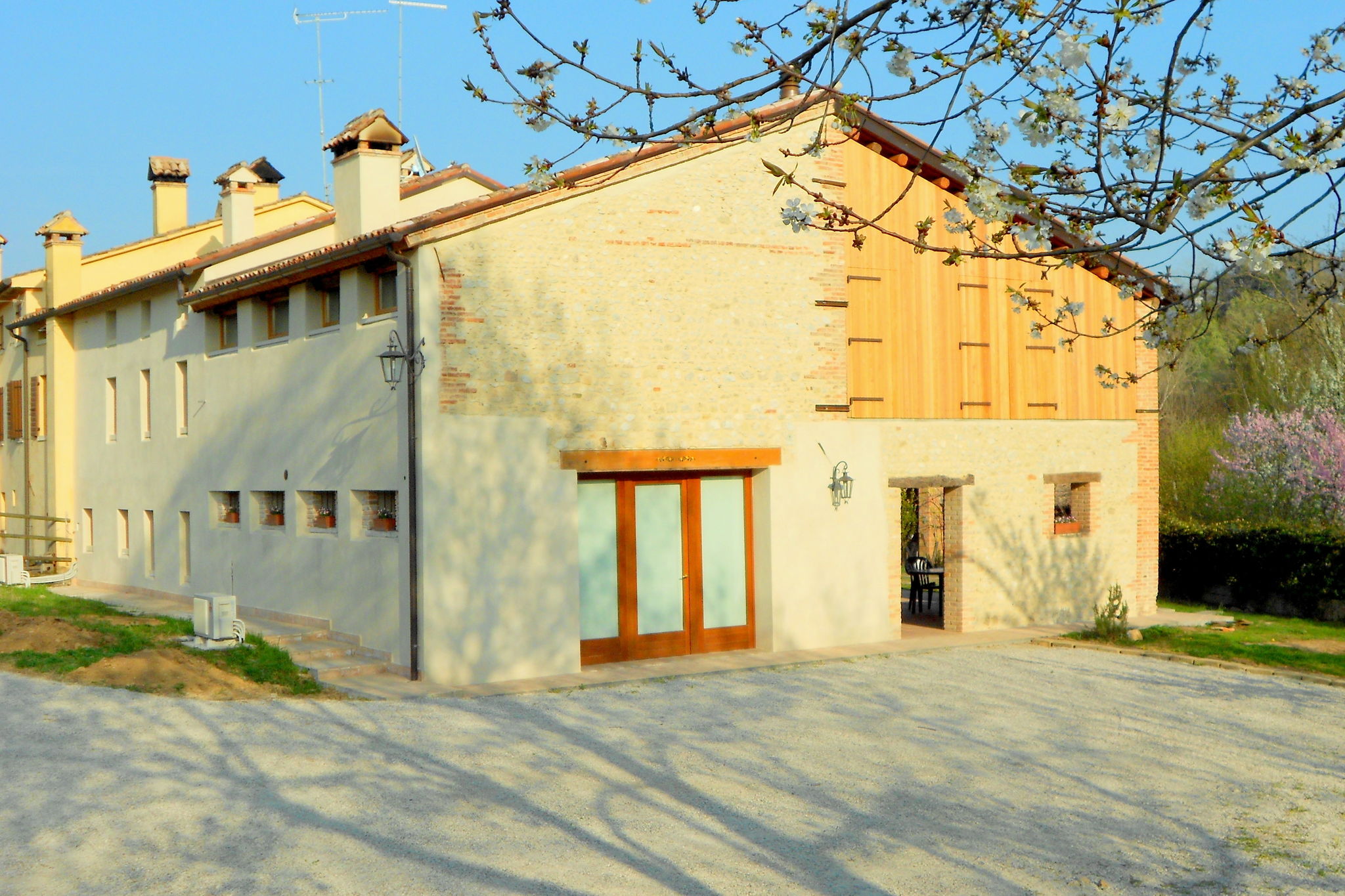 Authentic holiday accommodation on a farm, near Asolo.