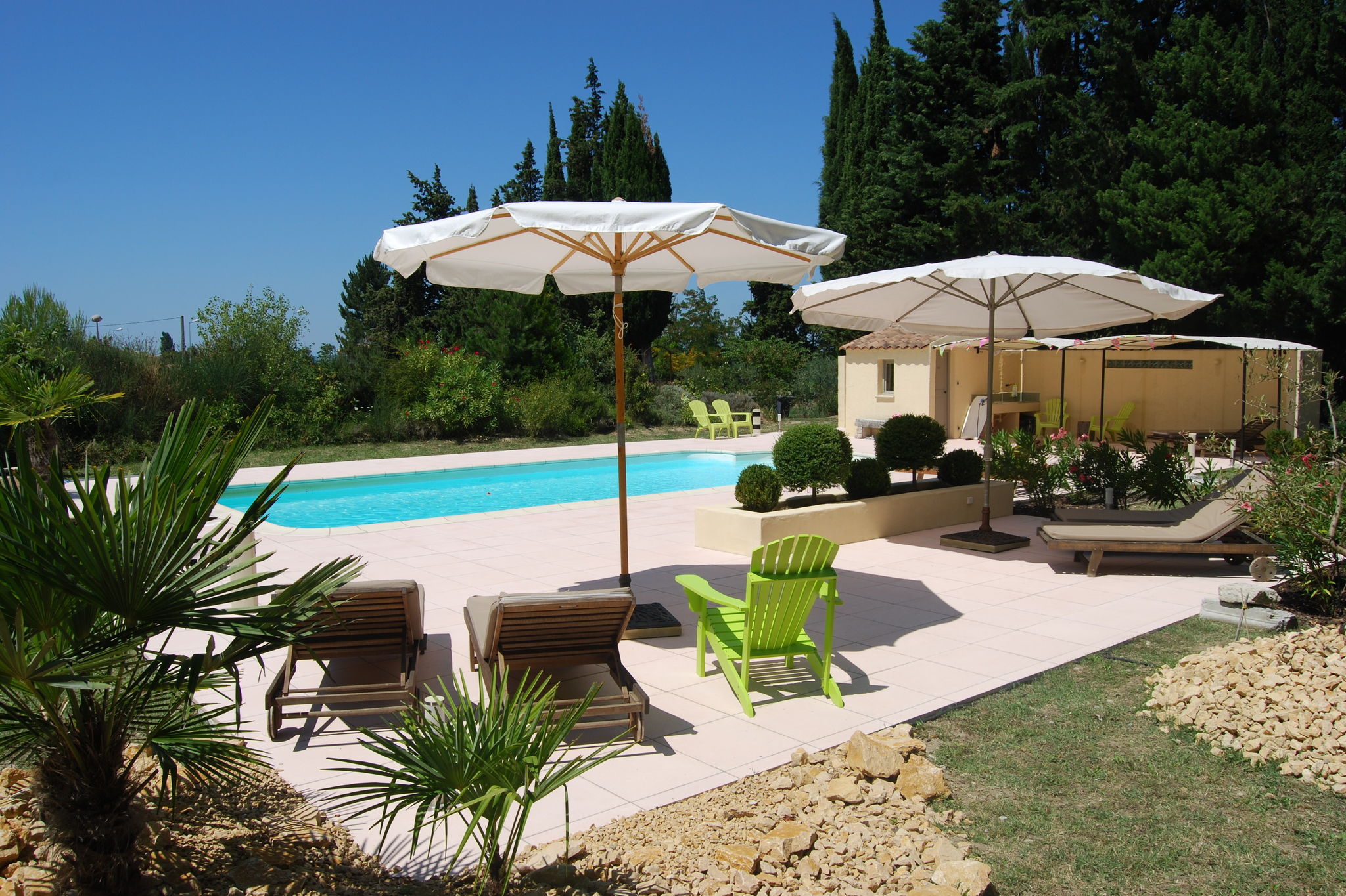 Gîte with friends room in stately villa with pool and parkgarden